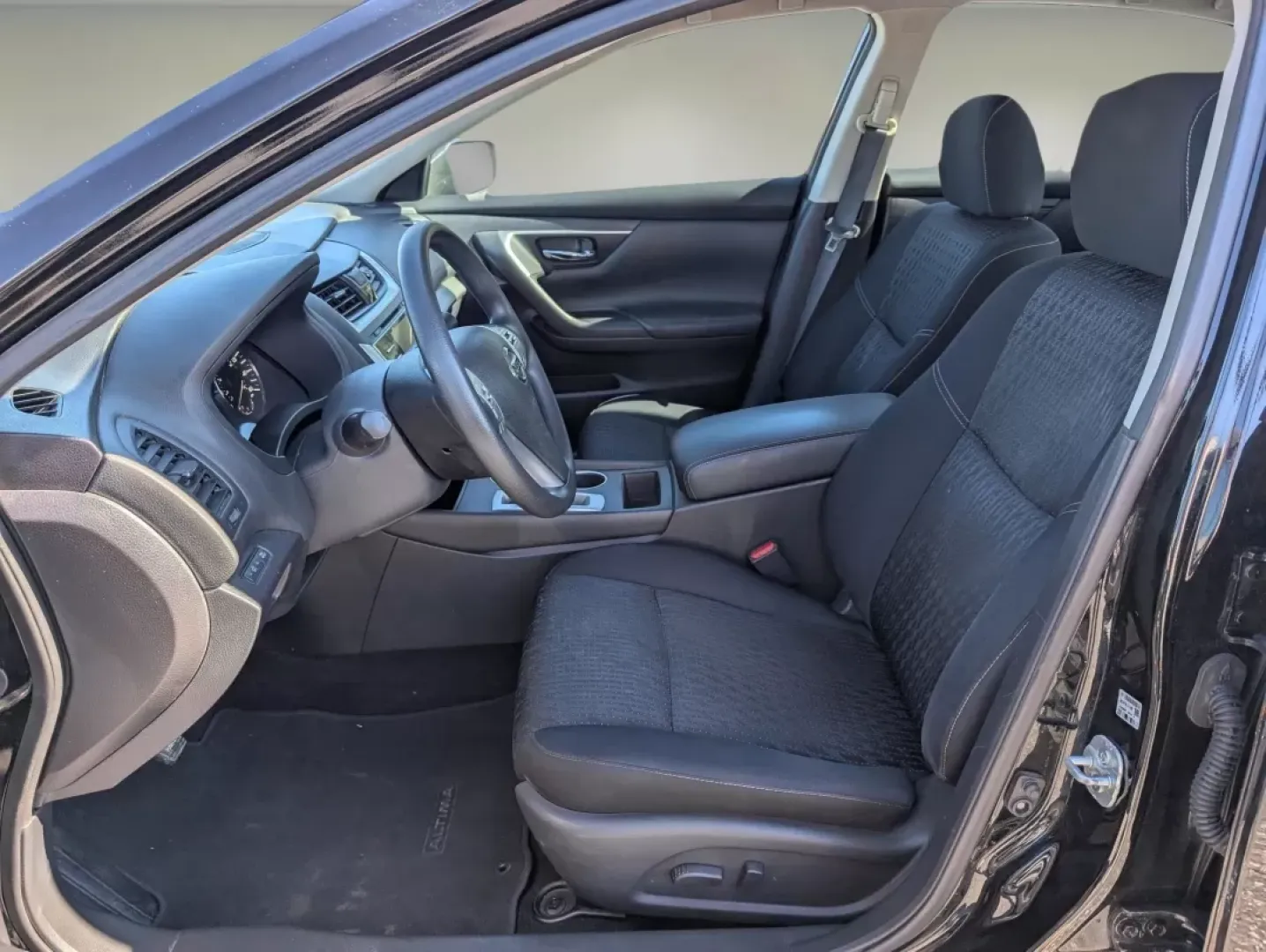 2016 /Charcoal Nissan Altima 2.5 S (1N4AL3AP3GC) with an Other engine, located at 5115 14th Ave., Columbus, GA, 31904, (706) 323-0345, 32.511494, -84.971046 - Experience a new level of driving with the 2016 Nissan Altima 2.5 S, a blend of style, reliability, and comfort-ideal for both daily commutes and weekend getaways. Whether you're a growing family navigating the bustling streets of Phenix City or a budget-conscious buyer searching for low down paymen - Photo#8