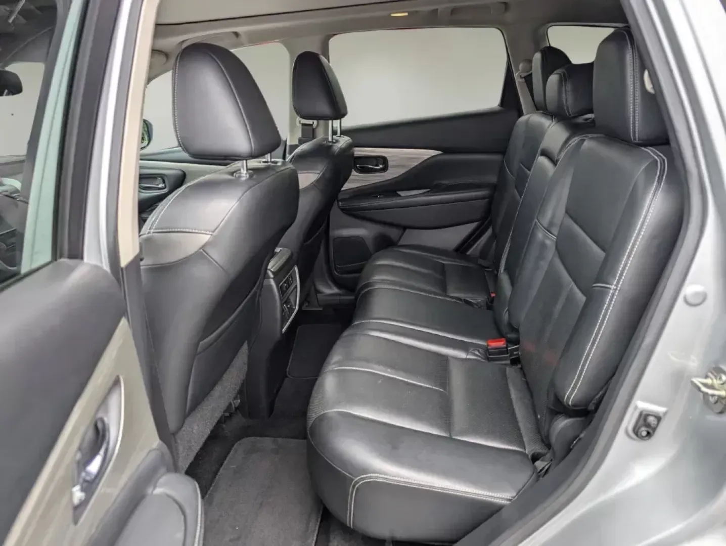 2016 Nissan Murano Platinum (5N1AZ2MH6GN) with an Regular Unleaded V-6 3.5 L/213 engine, 1-Speed CVT w/OD transmission, located at 7000 Northlake Connector, Columbus, GA, 31904, (706) 987-8085, 32.524975, -84.978134 - 2016 Nissan Murano Platinum - Photo#10