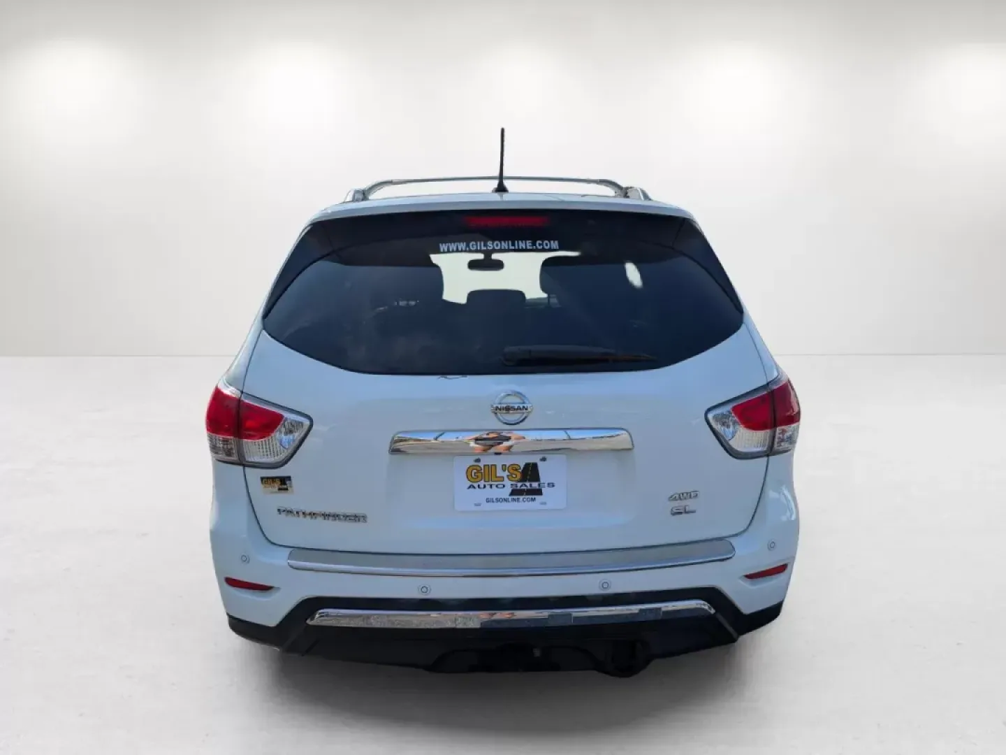 2016 /Charcoal Nissan Pathfinder SL (5N1AR2MM5GC) with an Other engine, located at 3959 U.S. 80 W, Phenix City, AL, 36870, (334) 297-4885, 32.469296, -85.135185 - Discover the perfect vehicle for your next family adventure with the 2016 Nissan Pathfinder SL, now available at Gils Auto in Phenix City, AL. Designed for growing families and weekend explorers alike, this SUV offers spacious comfort, advanced technology, and reliable performance, making it an idea - Photo#6