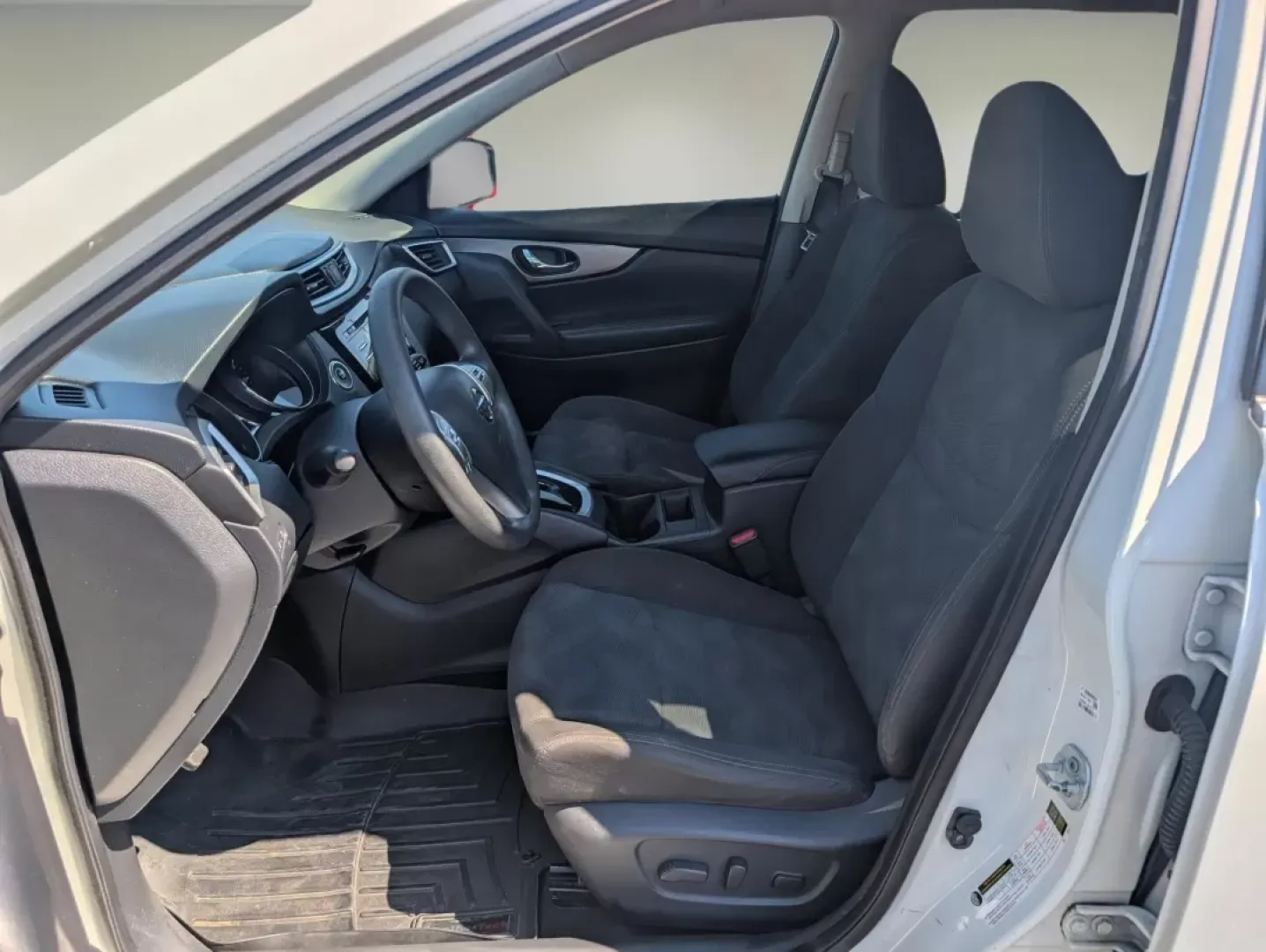 2016 /Charcoal Nissan Rogue SV (KNMAT2MV2GP) with an Other engine, located at 521 Old Farm Lane Rd, Prattville, AL, 36066, (334) 325-1505, 32.482460, -86.416367 - **Unleash Your Adventurous Spirit with the 2016 Nissan Rogue SV AWD at Gils Auto - Phenix City!**<br /> <br /> If you're looking for a versatile SUV that perfectly balances comfort and performance for your active lifestyle, the 2016 Nissan Rogue SV AWD is your ideal match! Whether you're navigating - Photo#9