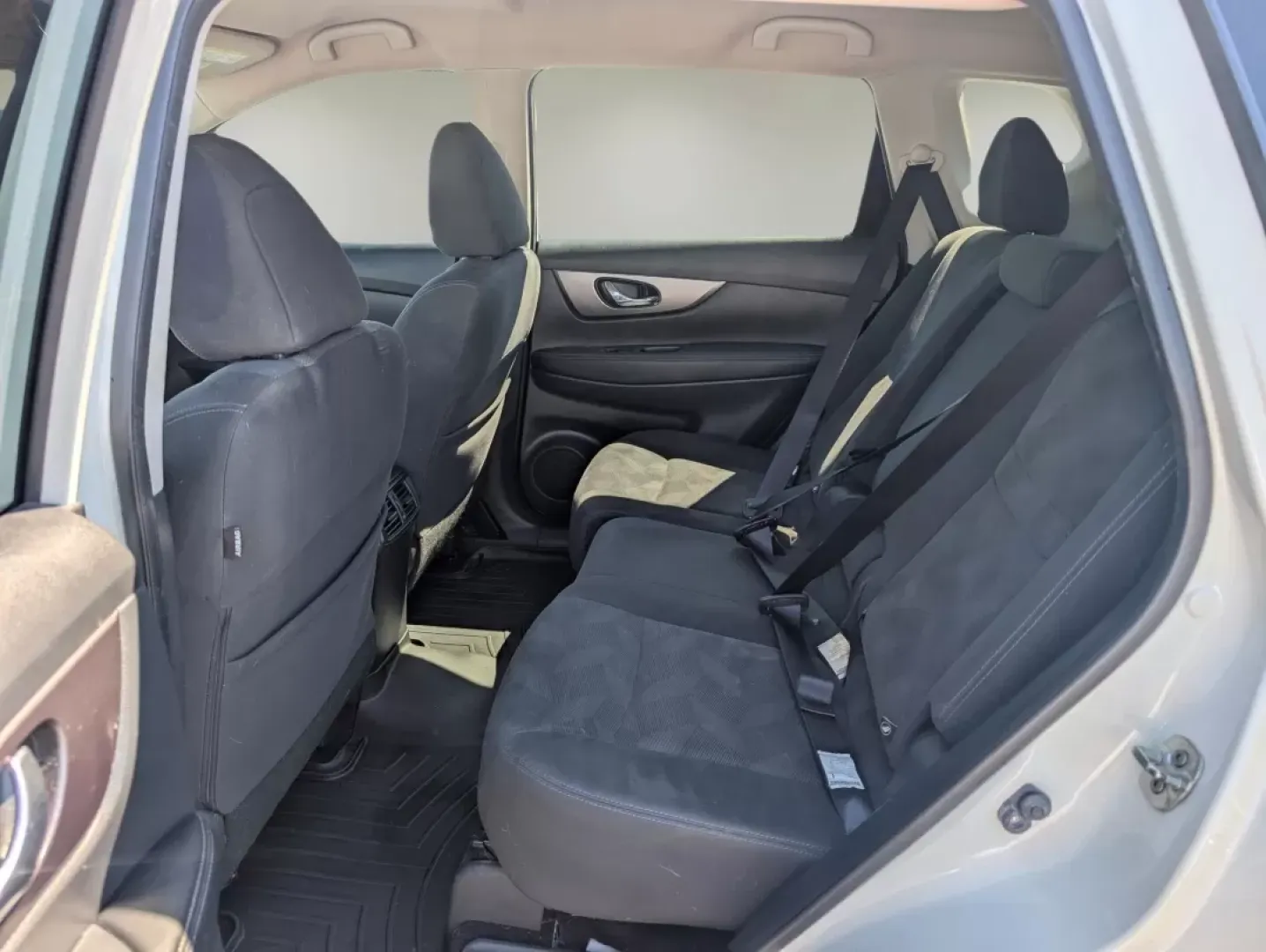 2016 /Charcoal Nissan Rogue SV (KNMAT2MV2GP) with an Other engine, located at 521 Old Farm Lane Rd, Prattville, AL, 36066, (334) 325-1505, 32.482460, -86.416367 - **Unleash Your Adventurous Spirit with the 2016 Nissan Rogue SV AWD at Gils Auto - Phenix City!**<br /> <br /> If you're looking for a versatile SUV that perfectly balances comfort and performance for your active lifestyle, the 2016 Nissan Rogue SV AWD is your ideal match! Whether you're navigating - Photo#10