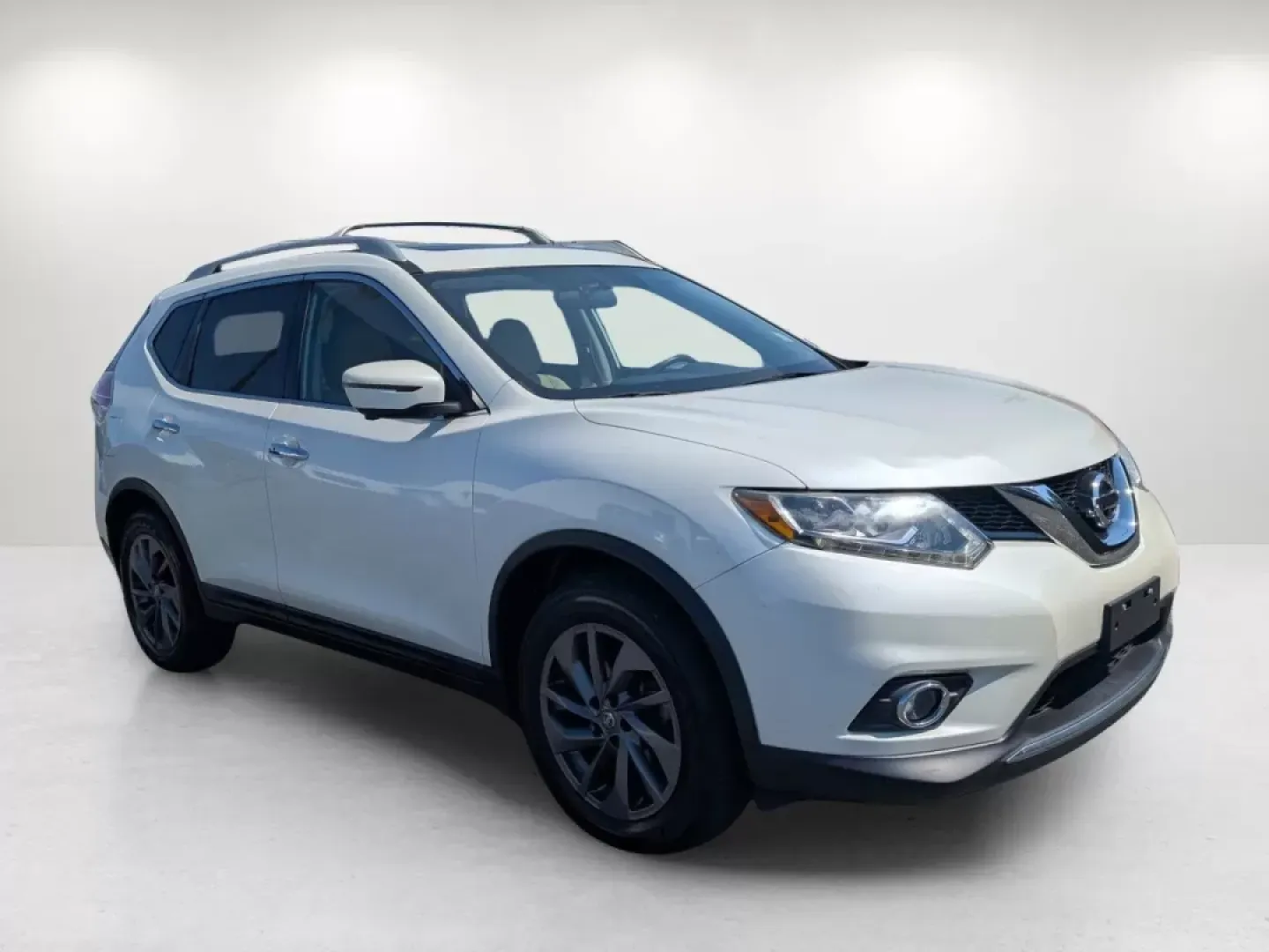 2016 /Almond Nissan Rogue SL (5N1AT2MTXGC) with an Other engine, located at 1430 Gateway Drive, Opelika, AL, 36801, (334) 239-0944, 32.637871, -85.409790 - **Unleash Your Adventurous Spirit with the 2016 Nissan Rogue SL at Gils Auto Opelika!**<br /> <br /> Are you ready to elevate your lifestyle to new heights? The 2016 Nissan Rogue SL is the perfect companion for families, commuters, and adventurers alike. With its spacious interior, advanced technol - Photo#3
