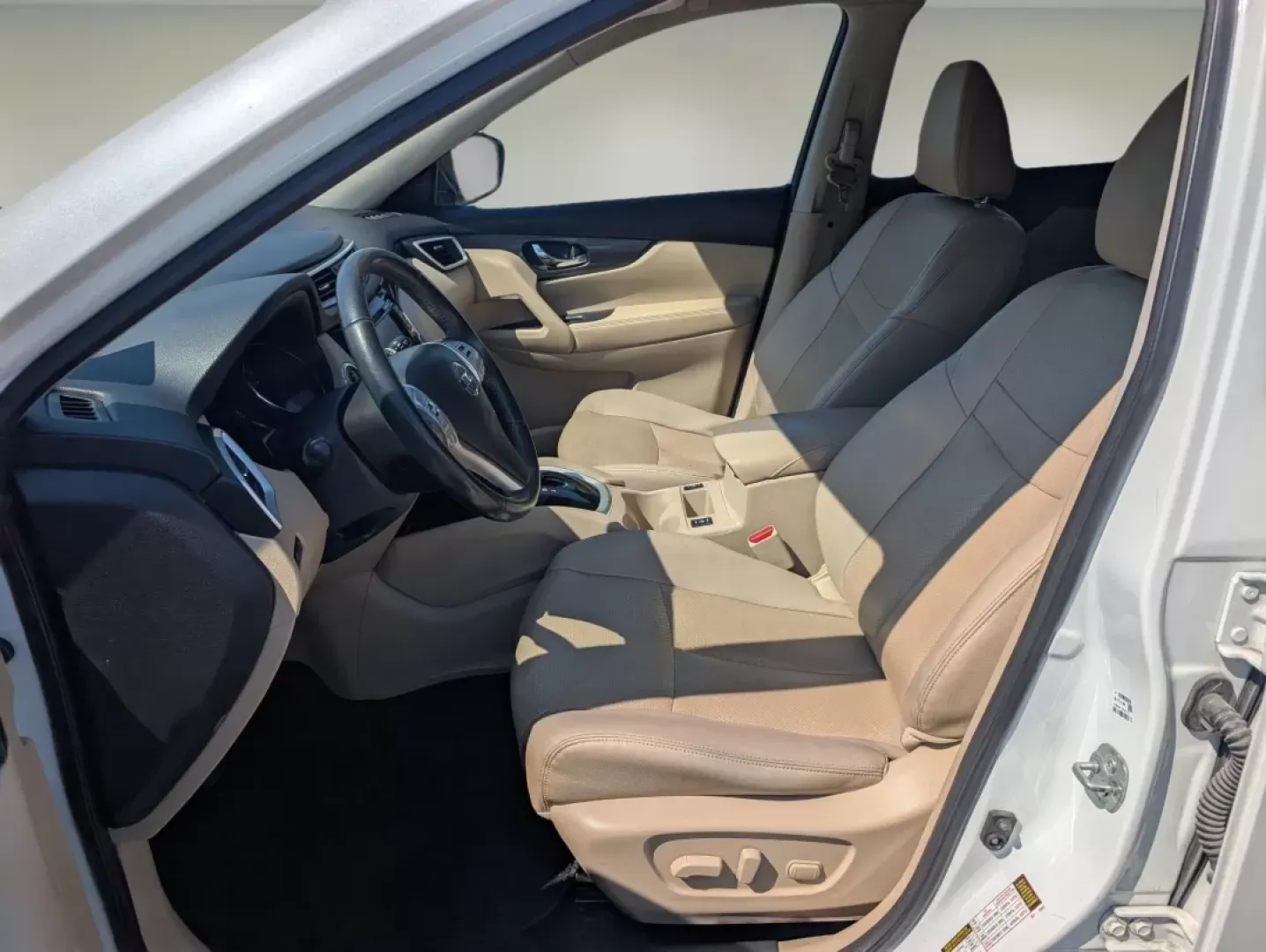 2016 /Almond Nissan Rogue SL (5N1AT2MTXGC) with an Other engine, located at 1430 Gateway Drive, Opelika, AL, 36801, (334) 239-0944, 32.637871, -85.409790 - **Unleash Your Adventurous Spirit with the 2016 Nissan Rogue SL at Gils Auto Opelika!**<br /> <br /> Are you ready to elevate your lifestyle to new heights? The 2016 Nissan Rogue SL is the perfect companion for families, commuters, and adventurers alike. With its spacious interior, advanced technol - Photo#10