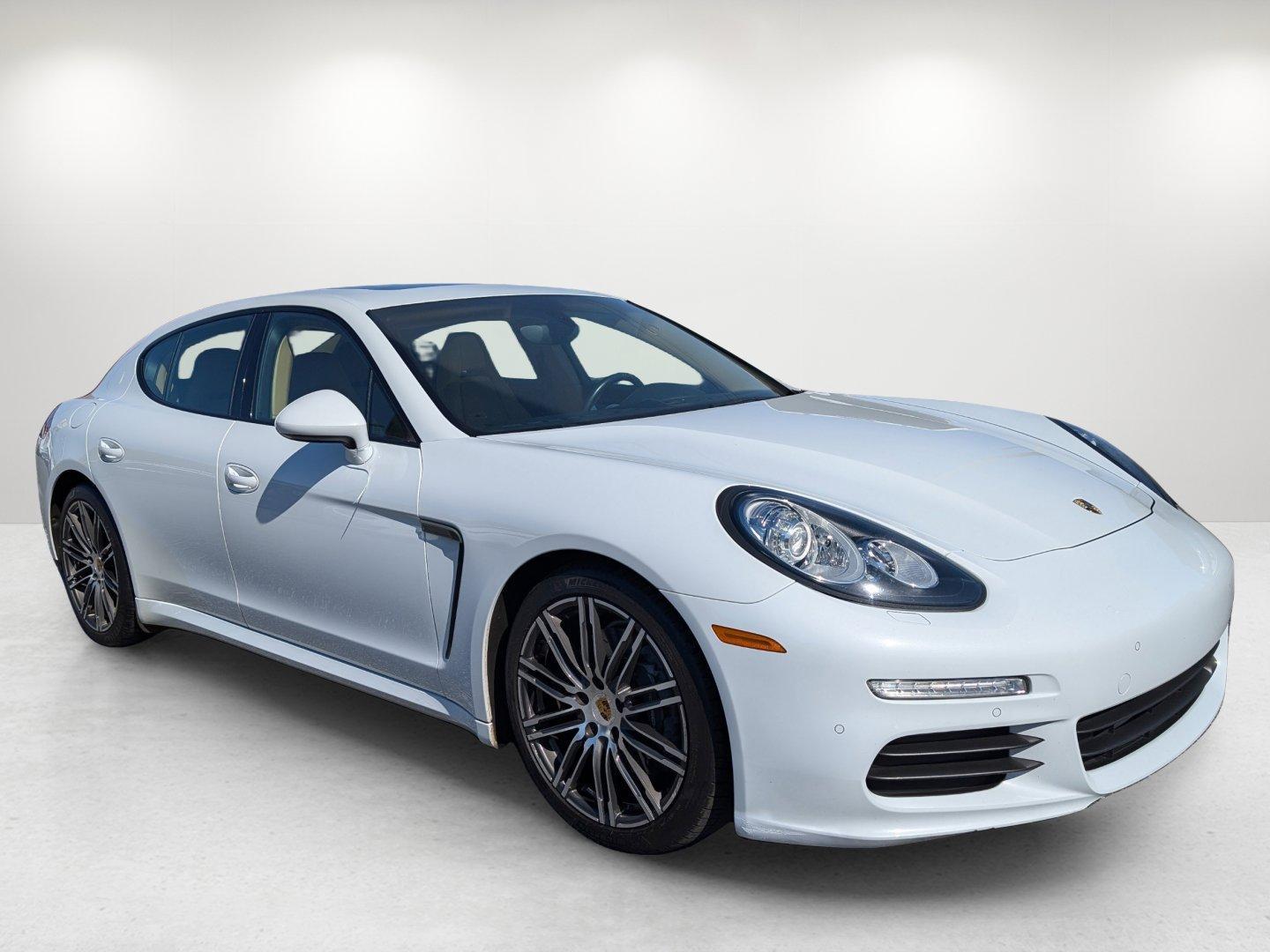 2016 Porsche Panamera (WP0AA2A70GL) with an Premium Unleaded V-6 3.6 L/220 engine, 7-Speed Auto-Shift Manual w/OD transmission, located at 3959 U.S. 80 W, Phenix City, AL, 36870, (334) 297-4885, 32.469296, -85.135185 - 2016 Porsche Panamera - Photo#3