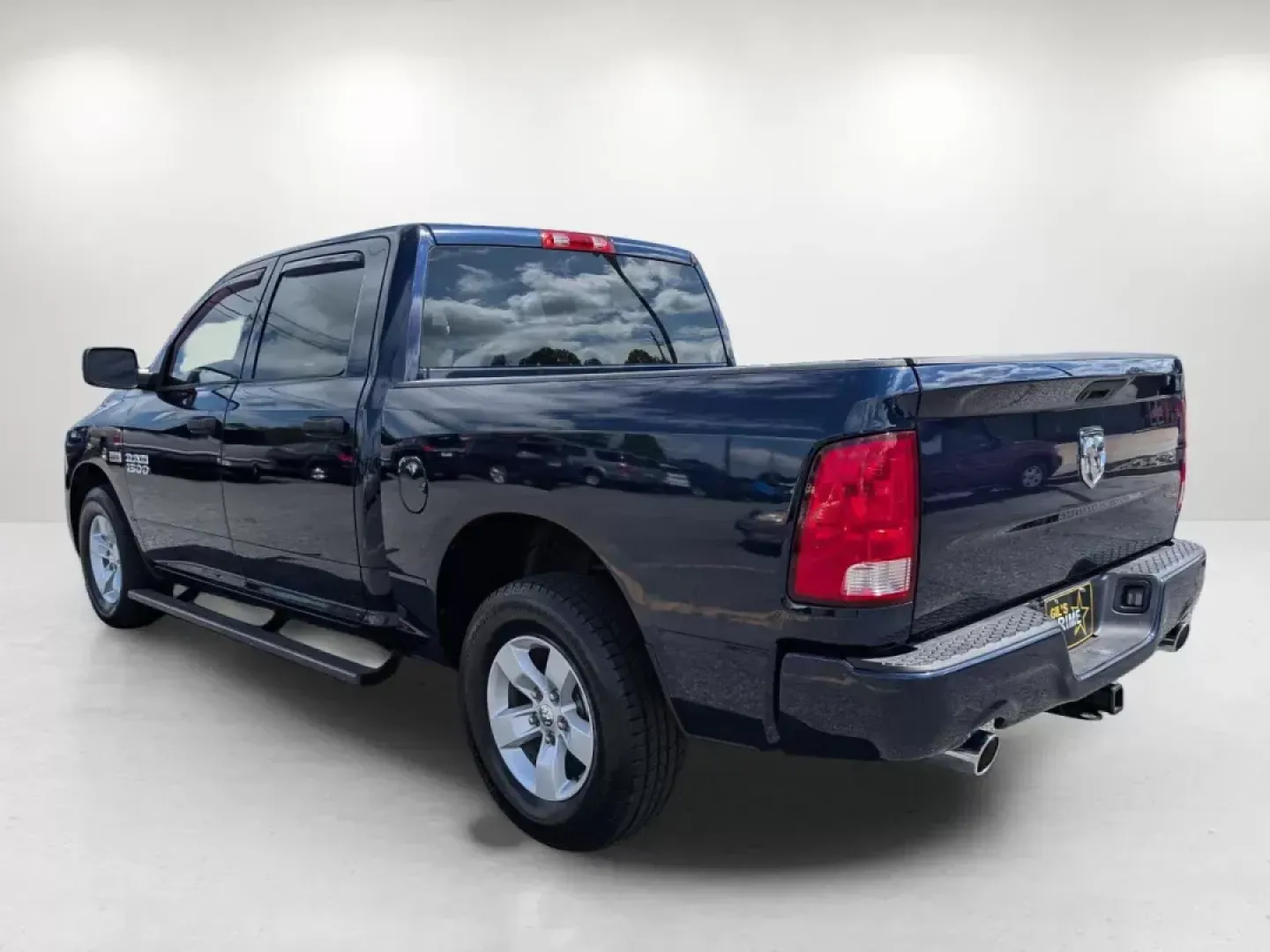 2016 /Diesel Gray/Black Ram 1500 Express (3C6RR6KT1GG) with an Regular Unleaded V-8 5.7 L/345 engine, 8-Speed Automatic w/OD transmission, located at 5115 14th Ave., Columbus, GA, 31904, (706) 323-0345, 32.511494, -84.971046 - **Get Ready for Adventure with This 2016 Ram 1500 Express!**<br /> <br /> Are you looking to elevate your lifestyle with a reliable truck that can handle both work and play? Whether you're a weekend warrior seeking adventure or a growing family in need of extra space, the 2016 Ram 1500 Express is th - Photo#6