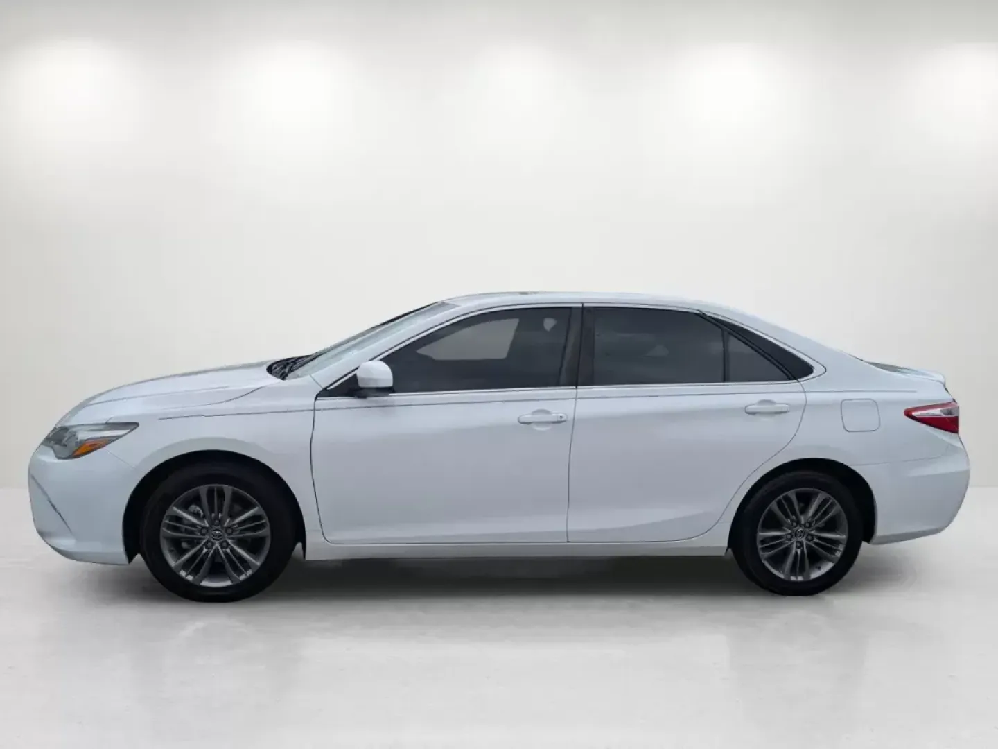 2016 Toyota Camry SE (4T1BF1FK5GU) with an Regular Unleaded I-4 2.5 L/152 engine, 6-Speed Automatic w/OD transmission, located at 521 Old Farm Lane Rd, Prattville, AL, 36066, (334) 325-1505, 32.482460, -86.416367 - 2016 Toyota Camry SE - Photo#7