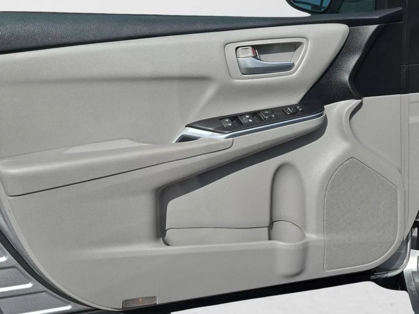 2016 Toyota Camry (4T4BF1FK0GR) with an Other engine, located at 521 Old Farm Lane Rd, Prattville, AL, 36066, (334) 325-1505, 32.482460, -86.416367 - **Discover Your Next Adventure with the 2016 Toyota Camry at Gils Auto - Prattville!**<br /> <br /> Are you in the market for a reliable, stylish sedan that seamlessly fits into your busy lifestyle? Look no further than this stunning 2016 Toyota Camry, now available at Gils Auto, located at 521 Old - Photo#10