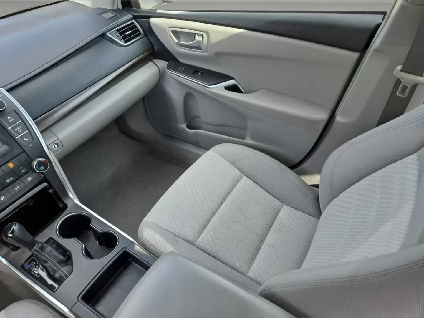 2016 Toyota Camry (4T4BF1FK0GR) with an Other engine, located at 521 Old Farm Lane Rd, Prattville, AL, 36066, (334) 325-1505, 32.482460, -86.416367 - **Discover Your Next Adventure with the 2016 Toyota Camry at Gils Auto - Prattville!**<br /> <br /> Are you in the market for a reliable, stylish sedan that seamlessly fits into your busy lifestyle? Look no further than this stunning 2016 Toyota Camry, now available at Gils Auto, located at 521 Old - Photo#15