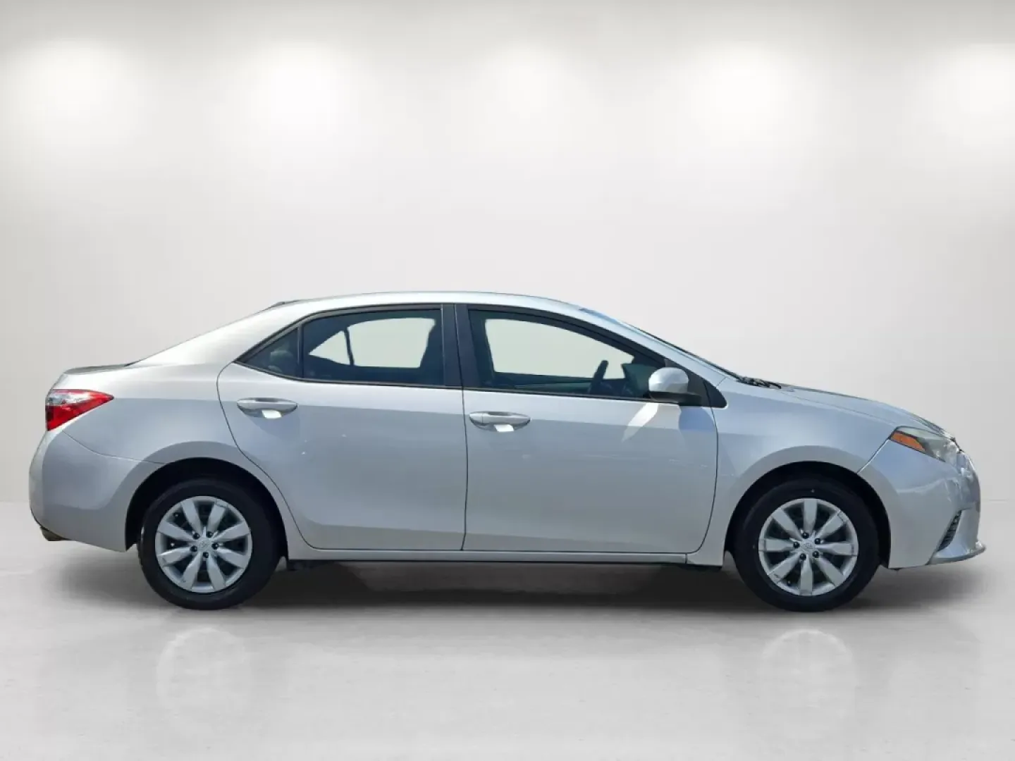 2016 Toyota Corolla (2T1BURHE3GC) with an Other engine, located at 7000 Northlake Connector, Columbus, GA, 31904, (706) 987-8085, 32.524975, -84.978134 - If you're searching for a reliable and budget-friendly vehicle for your daily commutes or weekend adventures, look no further than this 2016 Toyota Corolla, now available at Gils Auto in Phenix City, AL. With a sleek silver exterior and impressive features, this sedan is not just a mode of transport - Photo#3