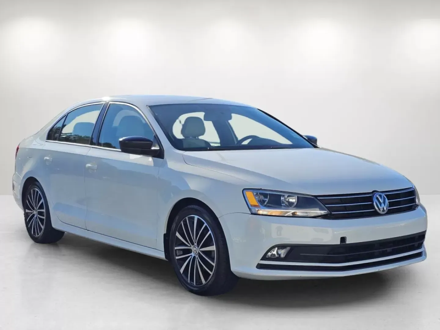 2016 Volkswagen Jetta 1.8T Sport (3VWD17AJ2GM) with an Other engine, located at 804 22nd Ave, Phenix City, AL, 36870, (334) 297-1860, 32.484749, -85.024475 - **Experience the Road Ahead with This 2016 Volkswagen Jetta 1.8T Sport at Gils Auto Phenix City**<br /> <br /> Are you seeking a reliable and stylish sedan that fits seamlessly into your lifestyle? Whether you're commuting to work, running errands around Phenix City, or heading out on weekend adven - Photo#2