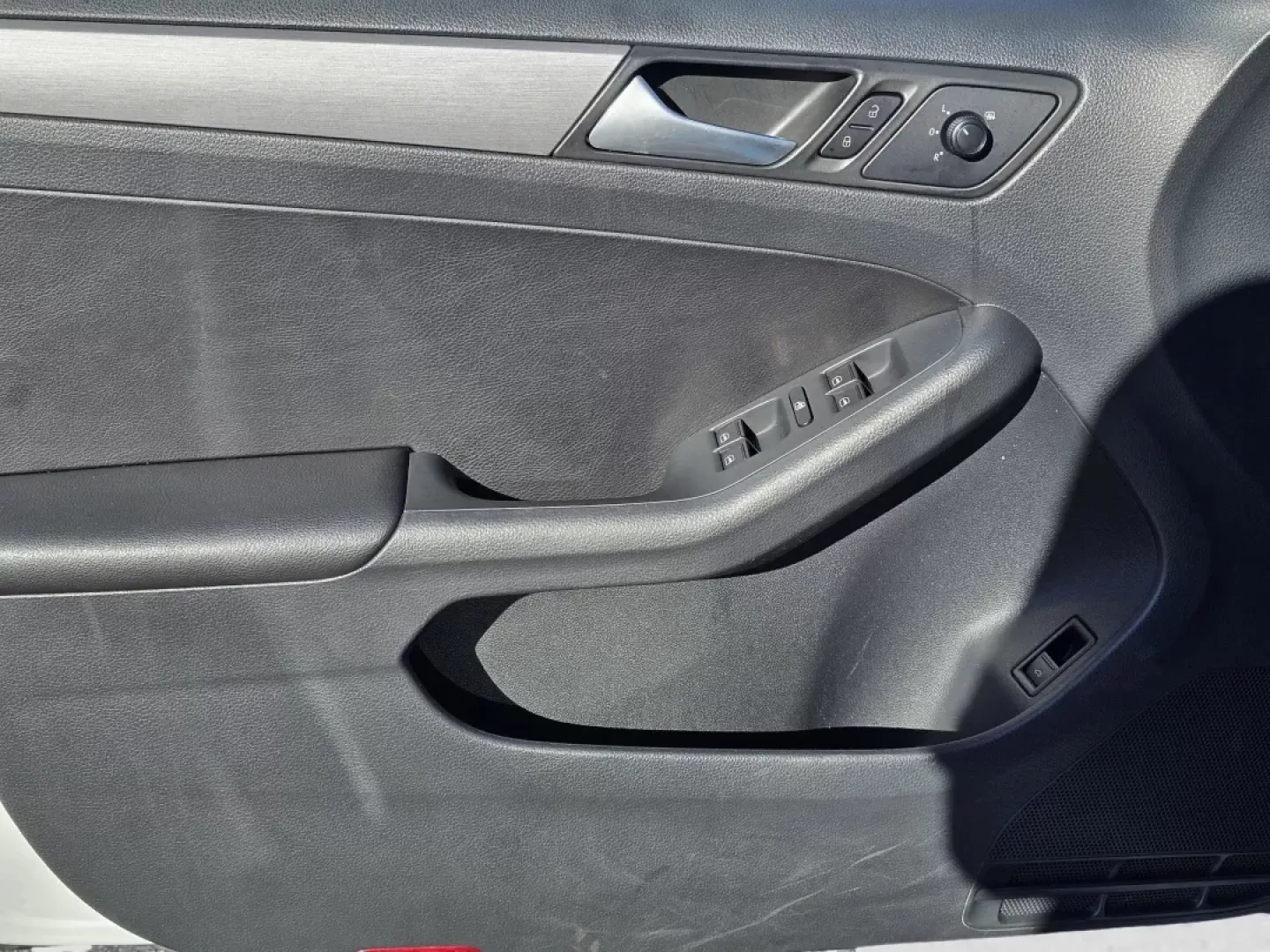 2016 Volkswagen Jetta 1.8T Sport (3VWD17AJ2GM) with an Other engine, located at 804 22nd Ave, Phenix City, AL, 36870, (334) 297-1860, 32.484749, -85.024475 - **Experience the Road Ahead with This 2016 Volkswagen Jetta 1.8T Sport at Gils Auto Phenix City**<br /> <br /> Are you seeking a reliable and stylish sedan that fits seamlessly into your lifestyle? Whether you're commuting to work, running errands around Phenix City, or heading out on weekend adven - Photo#8