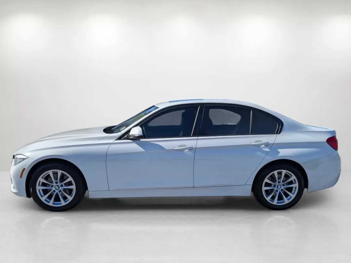 2017 BMW 3 Series 320i (WBA8E1G38HN) with an Other engine, located at 3959 U.S. 80 W, Phenix City, AL, 36870, (334) 297-4885, 32.469296, -85.135185 - **Elevate Your Daily Drive with the 2017 BMW 3 Series at Gils Auto in Phenix City, AL!**<br /> <br /> Are you ready to transform your daily commute into an exhilarating experience? The 2017 BMW 3 Series 320i is not just a vehicle; it's a lifestyle upgrade that effortlessly blends luxury and performa - Photo#7