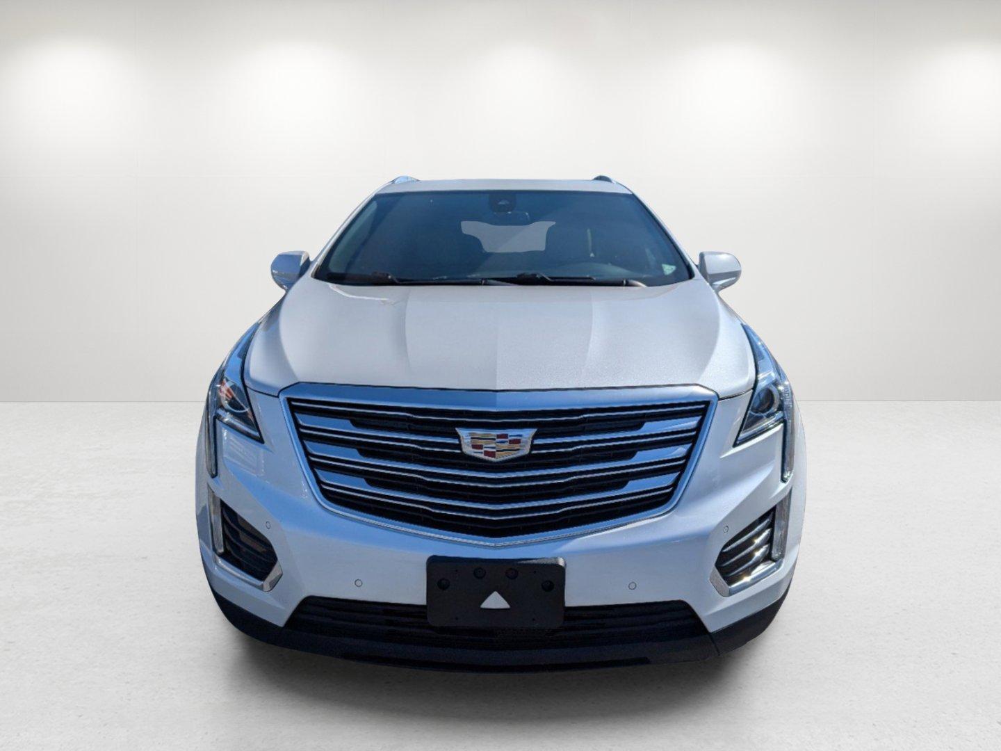 2017 Crystal White Tricoat /Sahara Beige Cadillac XT5 Luxury FWD (1GYKNBRS7HZ) with an Gas V6 3.6L/222.6 engine, 8-Speed Automatic transmission, located at 804 22nd Ave, Phenix City, AL, 36870, (334) 297-1860, 32.484749, -85.024475 - 2017 Cadillac XT5 Luxury FWD - Photo#1