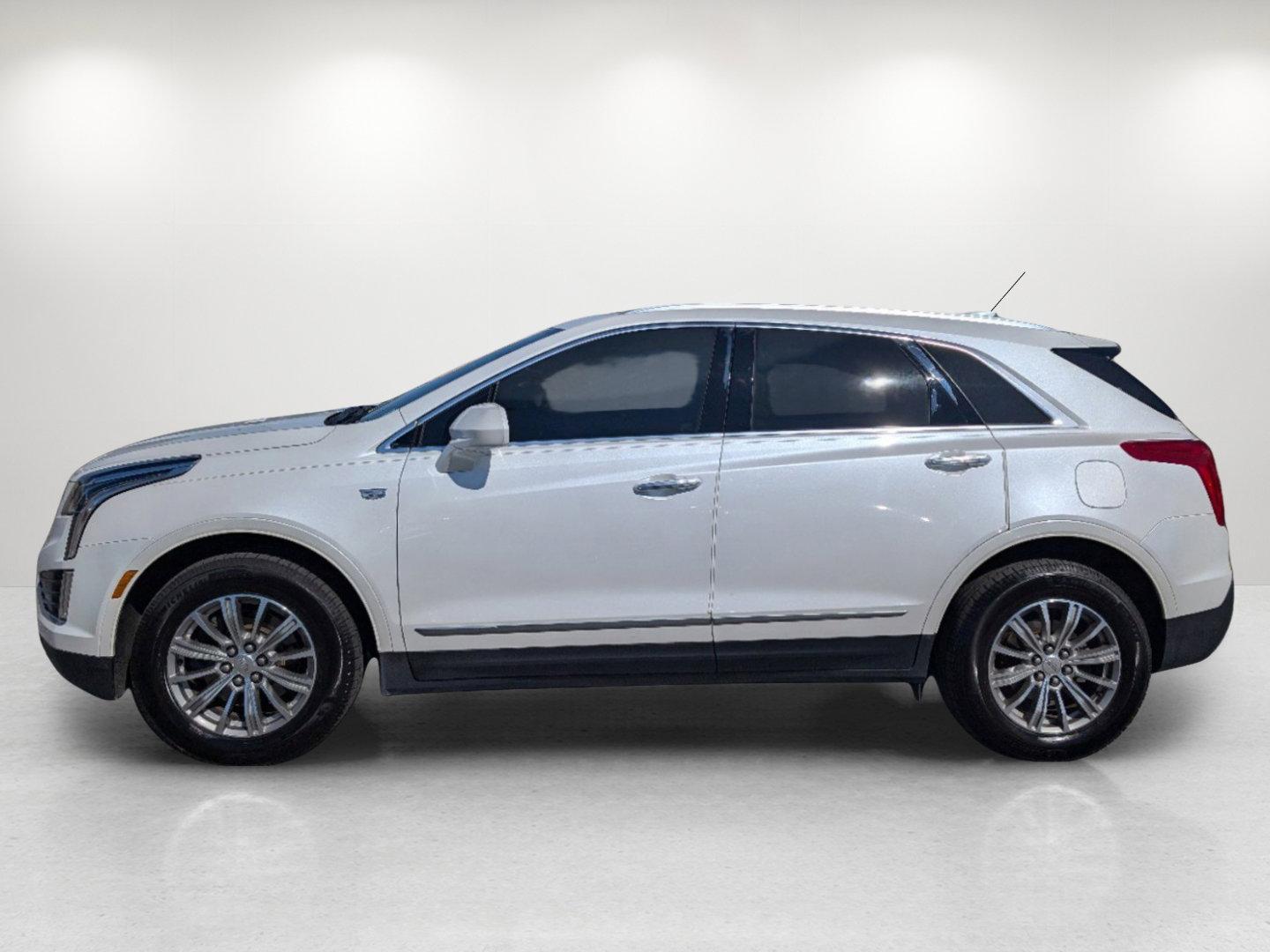 2017 Crystal White Tricoat /Sahara Beige Cadillac XT5 Luxury FWD (1GYKNBRS7HZ) with an Gas V6 3.6L/222.6 engine, 8-Speed Automatic transmission, located at 804 22nd Ave, Phenix City, AL, 36870, (334) 297-1860, 32.484749, -85.024475 - 2017 Cadillac XT5 Luxury FWD - Photo#7