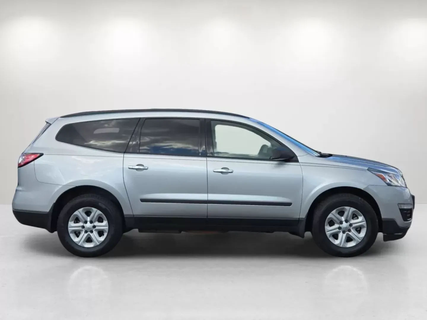 2017 /Dark Titanium/Light Titanium Chevrolet Traverse LS (1GNKRFED6HJ) with an Other engine, located at 521 Old Farm Lane Rd, Prattville, AL, 36066, (334) 325-1505, 32.482460, -86.416367 - **Explore the Open Road with the 2017 Chevrolet Traverse LS Perfect for Family Adventures!**<br /> <br /> If you're in search of a reliable and spacious SUV that fits your family's lifestyle, look no further than the 2017 Chevrolet Traverse LS available at Gils Auto in Prattville, AL. With its gene - Photo#5