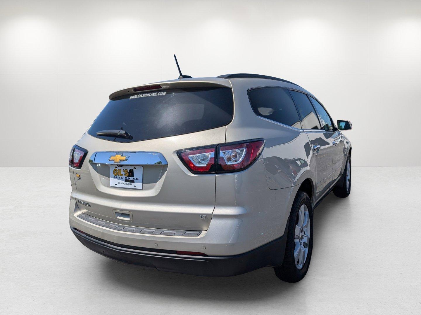 2017 /Dark Titanium/Light Titanium Chevrolet Traverse LT (1GNKRGKDXHJ) with an Gas V6 3.6L/217 engine, 6-Speed Automatic transmission, located at 5115 14th Ave., Columbus, GA, 31904, (706) 323-0345, 32.511494, -84.971046 - 2017 Chevrolet Traverse LT - Photo#4