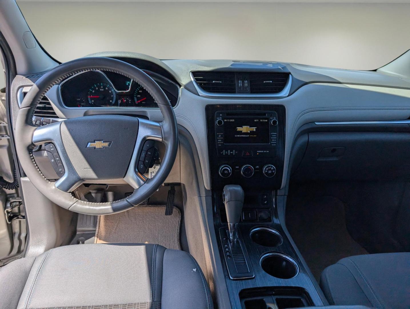 2017 /Dark Titanium/Light Titanium Chevrolet Traverse LT (1GNKRGKDXHJ) with an Gas V6 3.6L/217 engine, 6-Speed Automatic transmission, located at 5115 14th Ave., Columbus, GA, 31904, (706) 323-0345, 32.511494, -84.971046 - 2017 Chevrolet Traverse LT - Photo#12