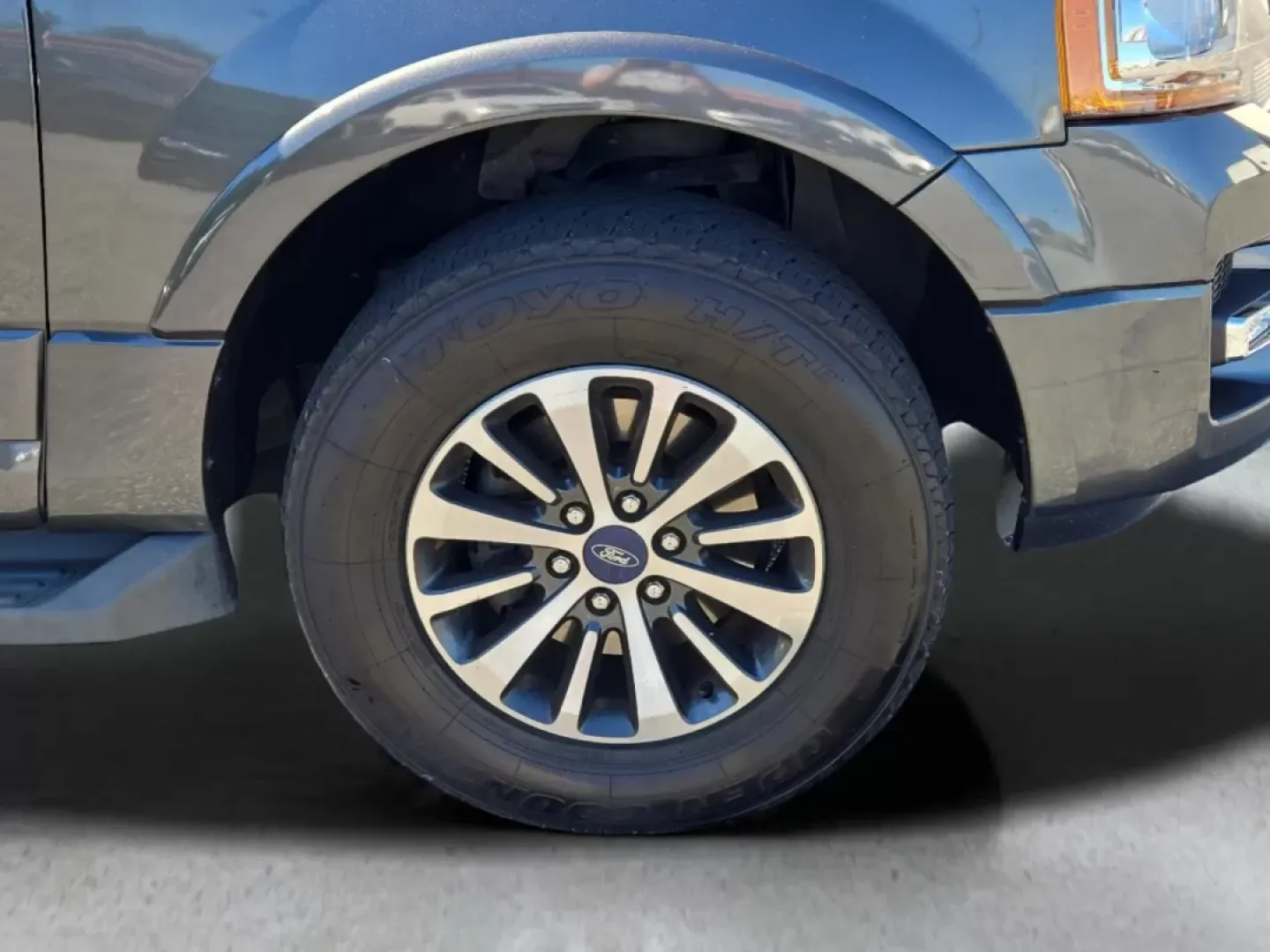 2017 Ford Expedition XLT (1FMJU1HT1HE) with an Other engine, located at 3959 U.S. 80 W, Phenix City, AL, 36870, (334) 297-4885, 32.469296, -85.135185 - ### Unleash Adventure with the 2017 Ford Expedition XLT at Gils Auto!<br /> <br /> Are you ready to elevate your family adventures or weekend getaways? Look no further than the 2017 Ford Expedition XLT, a spacious SUV perfect for those seeking comfort, versatility, and reliability. Whether you're ha - Photo#2