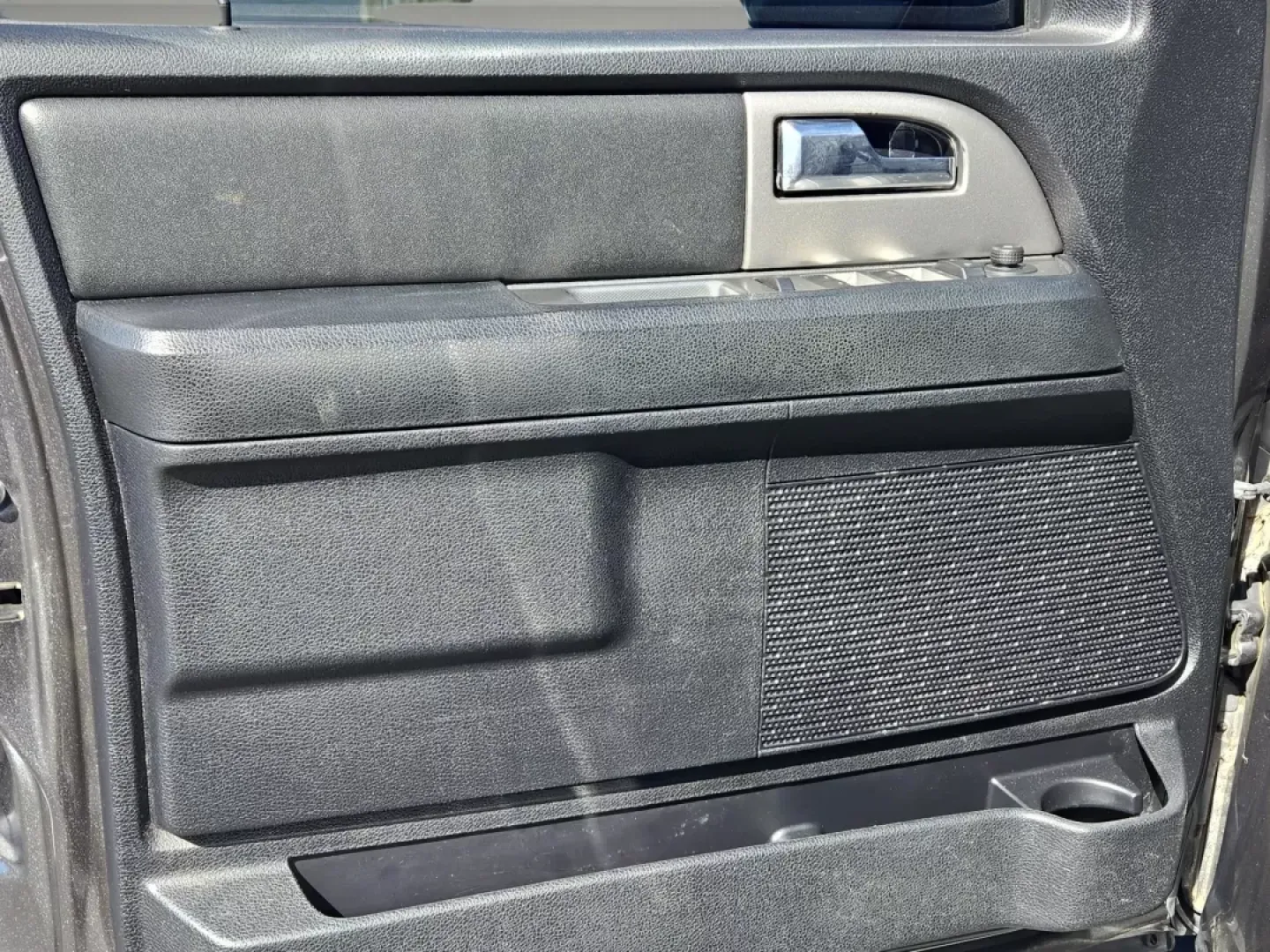 2017 Ford Expedition XLT (1FMJU1HT1HE) with an Other engine, located at 3959 U.S. 80 W, Phenix City, AL, 36870, (334) 297-4885, 32.469296, -85.135185 - ### Unleash Adventure with the 2017 Ford Expedition XLT at Gils Auto!<br /> <br /> Are you ready to elevate your family adventures or weekend getaways? Look no further than the 2017 Ford Expedition XLT, a spacious SUV perfect for those seeking comfort, versatility, and reliability. Whether you're ha - Photo#9