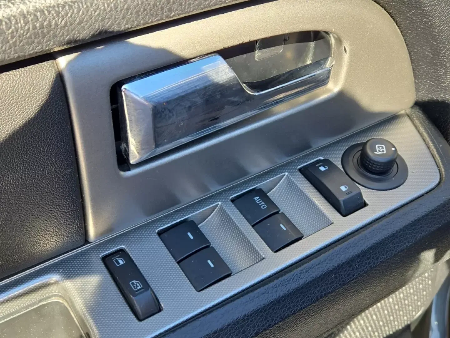 2017 Ford Expedition XLT (1FMJU1HT1HE) with an Other engine, located at 3959 U.S. 80 W, Phenix City, AL, 36870, (334) 297-4885, 32.469296, -85.135185 - ### Unleash Adventure with the 2017 Ford Expedition XLT at Gils Auto!<br /> <br /> Are you ready to elevate your family adventures or weekend getaways? Look no further than the 2017 Ford Expedition XLT, a spacious SUV perfect for those seeking comfort, versatility, and reliability. Whether you're ha - Photo#10