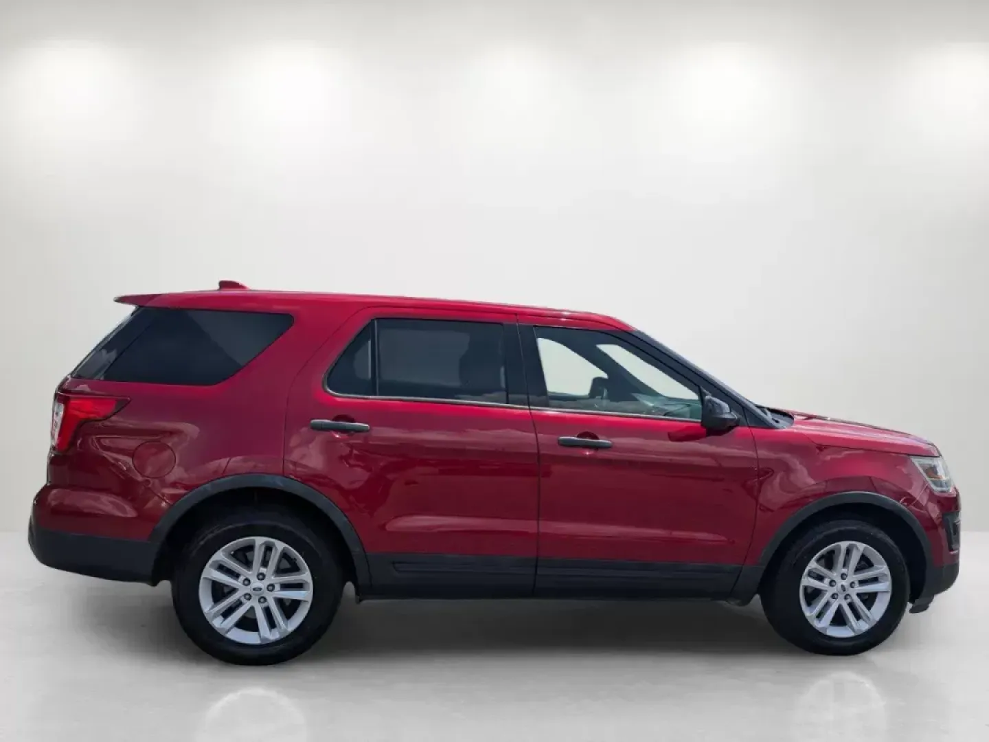 2017 Ford Explorer Base (1FM5K7BH5HG) with an Intercooled Turbo Premium Unleaded I-4 2.3 L/140 engine, 6-Speed Automatic w/OD transmission, located at 5115 14th Ave., Columbus, GA, 31904, (706) 323-0345, 32.511494, -84.971046 - 2017 Ford Explorer Base - Photo#2