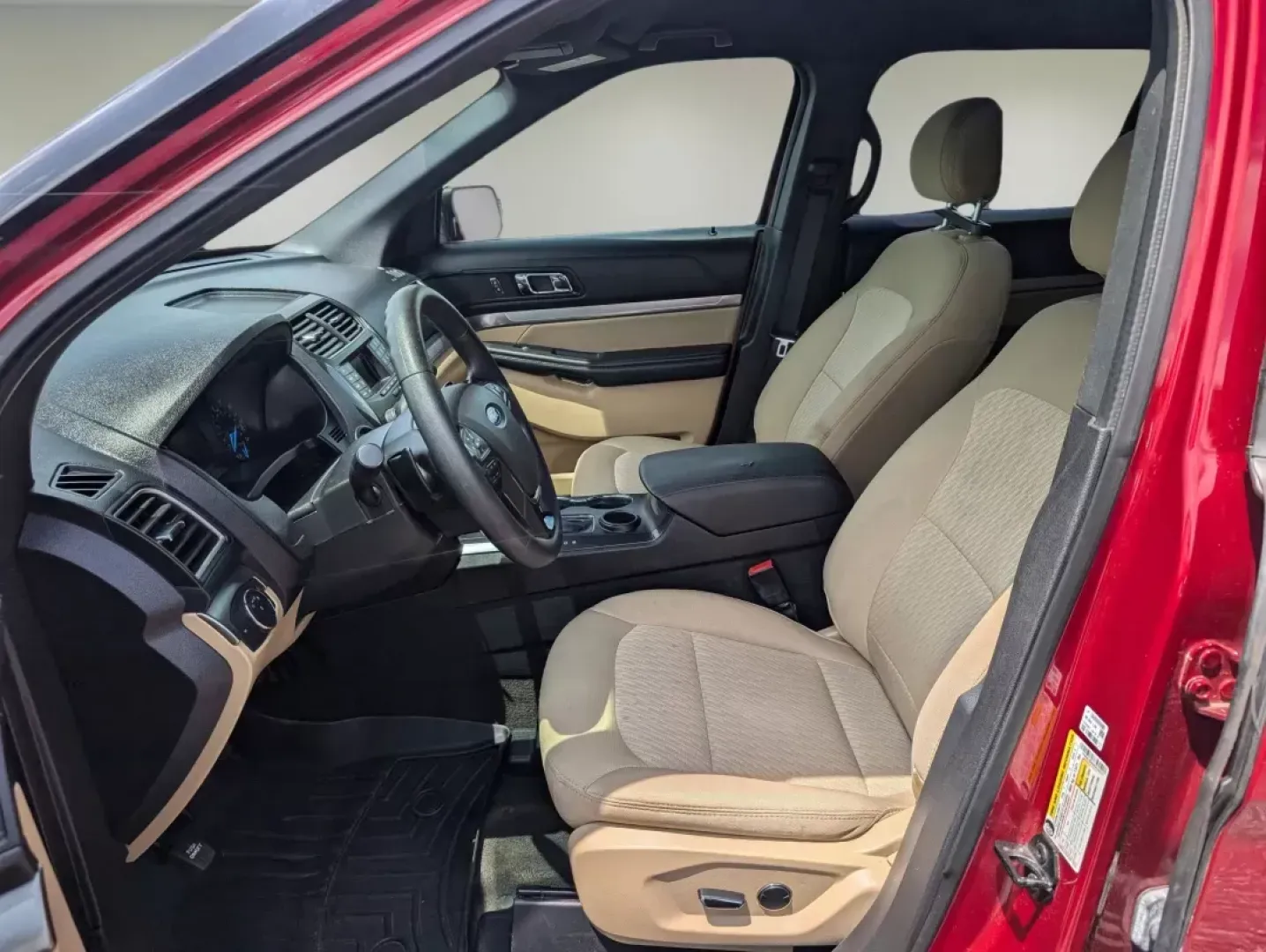 2017 Ford Explorer Base (1FM5K7BH5HG) with an Intercooled Turbo Premium Unleaded I-4 2.3 L/140 engine, 6-Speed Automatic w/OD transmission, located at 5115 14th Ave., Columbus, GA, 31904, (706) 323-0345, 32.511494, -84.971046 - 2017 Ford Explorer Base - Photo#9