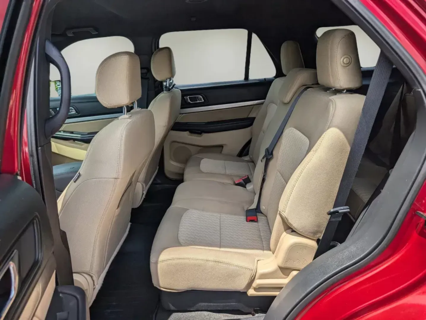 2017 Ford Explorer Base (1FM5K7BH5HG) with an Intercooled Turbo Premium Unleaded I-4 2.3 L/140 engine, 6-Speed Automatic w/OD transmission, located at 5115 14th Ave., Columbus, GA, 31904, (706) 323-0345, 32.511494, -84.971046 - 2017 Ford Explorer Base - Photo#10
