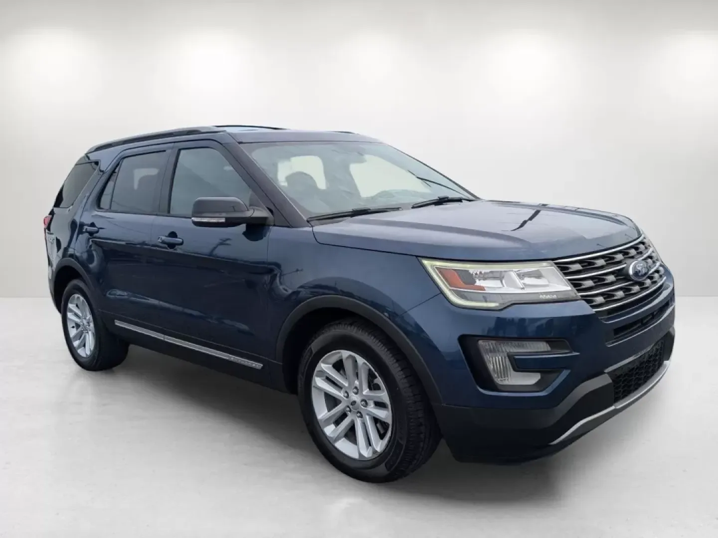 2017 Ford Explorer XLT (1FM5K7DH8HG) with an Other engine, located at 804 22nd Ave, Phenix City, AL, 36870, (334) 297-1860, 32.484749, -85.024475 - **Adventure Awaits with the 2017 Ford Explorer XLT at Gils Auto - Phenix City**<br /> <br /> Are you ready to elevate your family outings, weekend getaways, or daily commutes? The 2017 Ford Explorer XLT, available now at Gils Auto, is an outstanding choice for those seeking a versatile, spacious, an - Photo#2