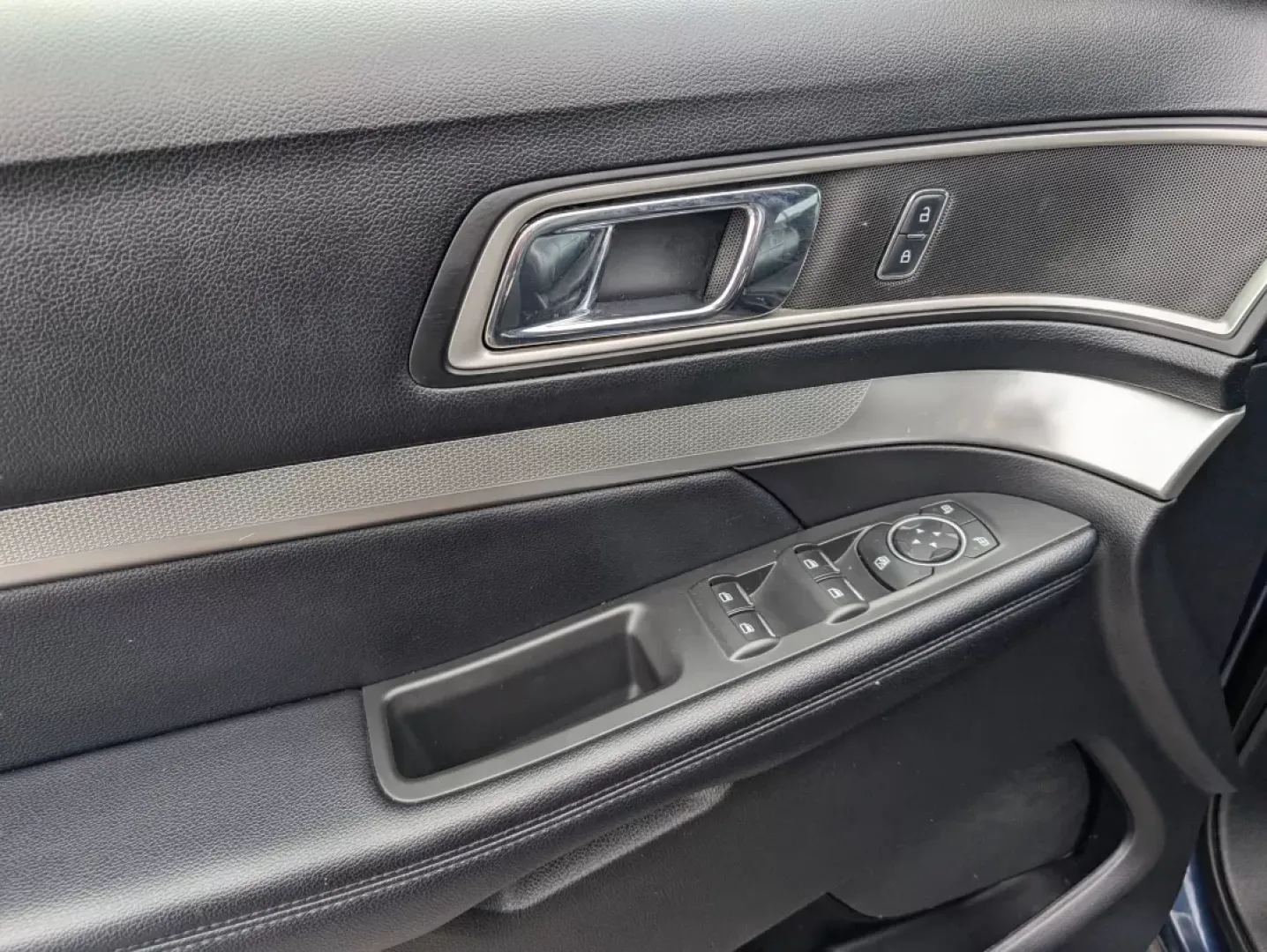 2017 Ford Explorer XLT (1FM5K7DH8HG) with an Other engine, located at 804 22nd Ave, Phenix City, AL, 36870, (334) 297-1860, 32.484749, -85.024475 - **Adventure Awaits with the 2017 Ford Explorer XLT at Gils Auto - Phenix City**<br /> <br /> Are you ready to elevate your family outings, weekend getaways, or daily commutes? The 2017 Ford Explorer XLT, available now at Gils Auto, is an outstanding choice for those seeking a versatile, spacious, an - Photo#8