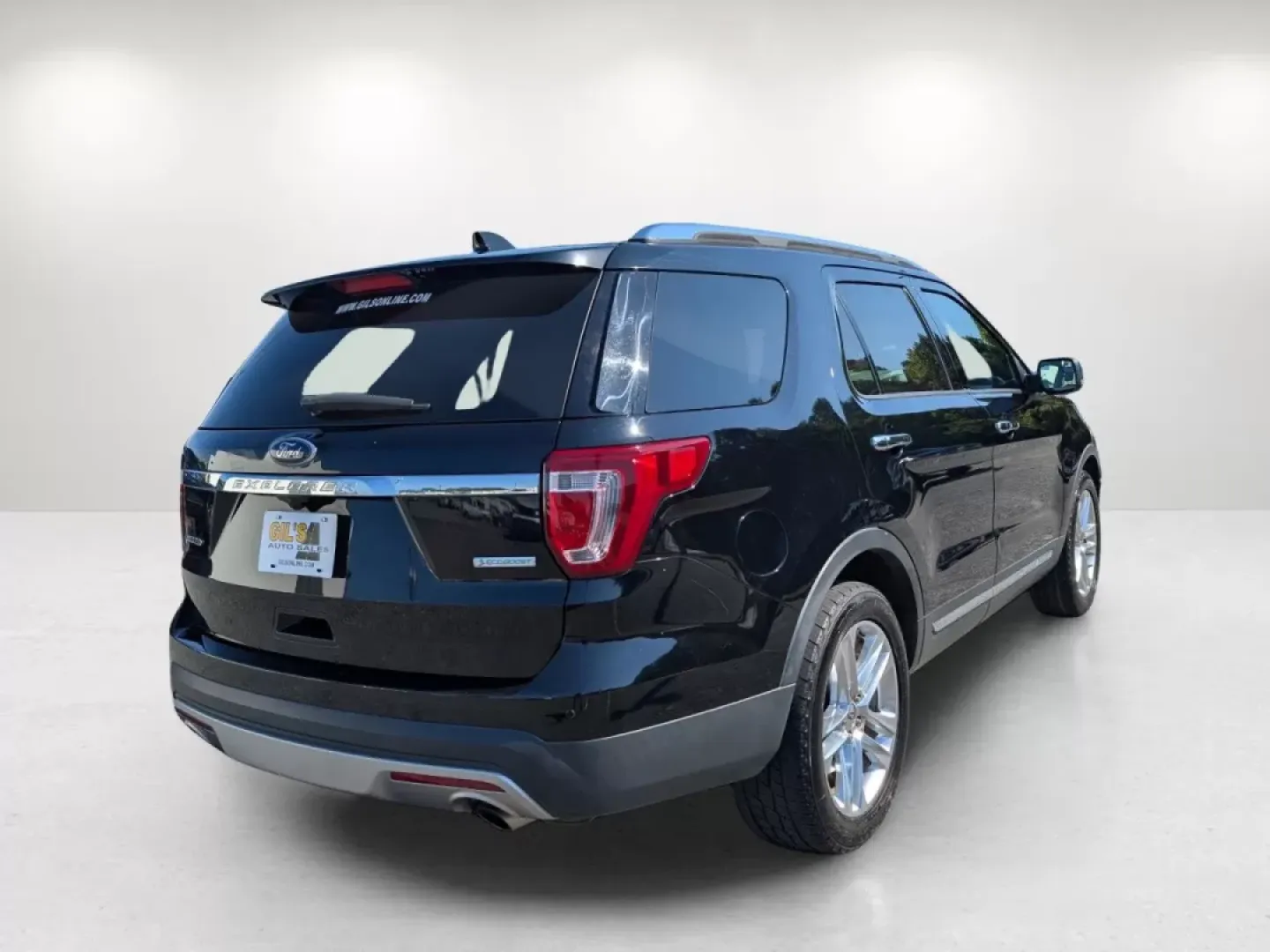 2017 Ford Explorer Limited (1FM5K7FH8HG) with an Other engine, located at 804 22nd Ave, Phenix City, AL, 36870, (334) 297-1860, 32.484749, -85.024475 - **Discover Adventure with the 2017 Ford Explorer Limited at Gils Auto - Phenix City #2!** <br /> <br /> Are you ready to elevate your lifestyle with a vehicle that combines comfort, versatility, and style? The 2017 Ford Explorer Limited is the perfect companion for family road trips, weekend getawa - Photo#5