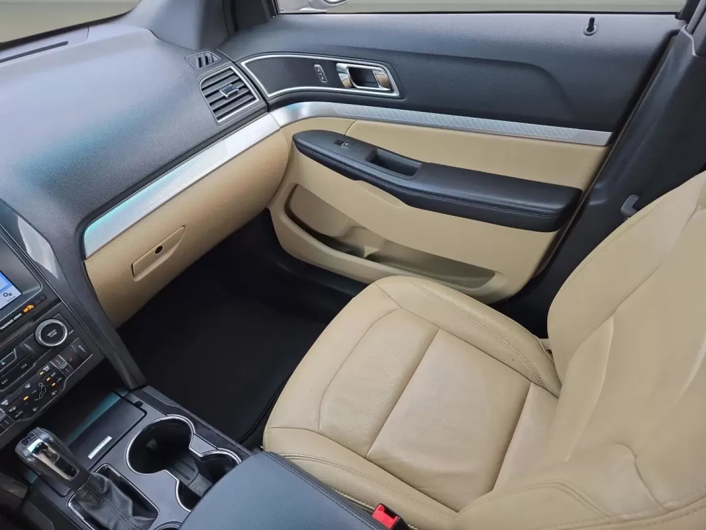 2017 Ford Explorer XLT (1FM5K7D84HG) with an Other engine, located at 5115 14th Ave., Columbus, GA, 31904, (706) 323-0345, 32.511494, -84.971046 - **Discover the 2017 Ford Explorer XLT: Your Perfect Adventure Companion!**<br /> <br /> Are you gearing up for family road trips or weekend getaways? The 2017 Ford Explorer XLT is designed to elevate your adventures, offering spacious comfort and advanced features that make every drive a pleasure. W - Photo#15