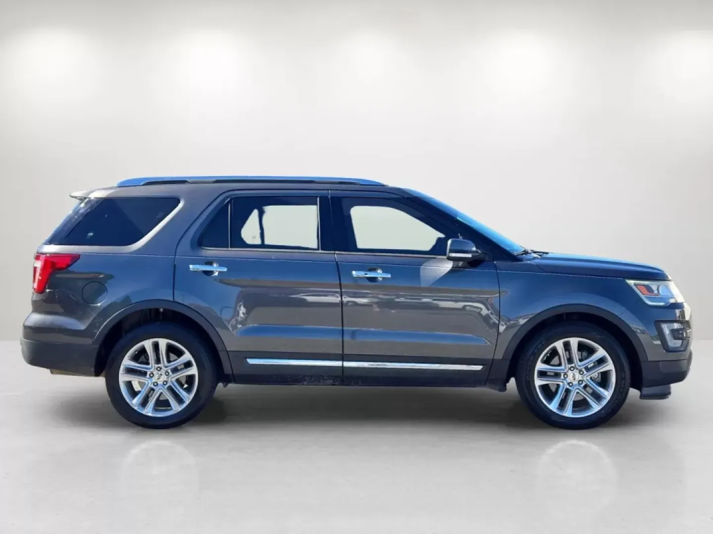 2017 Ford Explorer Limited (1FM5K7FH6HG) with an Other engine, located at 5115 14th Ave., Columbus, GA, 31904, (706) 323-0345, 32.511494, -84.971046 - Are you in the market for a versatile SUV that can keep up with your busy lifestyle? Look no further than the impressive 2017 Ford Explorer Limited, available now at Gils Auto in Phenix City, AL. This exceptional vehicle is perfect for growing families, weekend adventurers, and anyone who needs a re - Photo#4