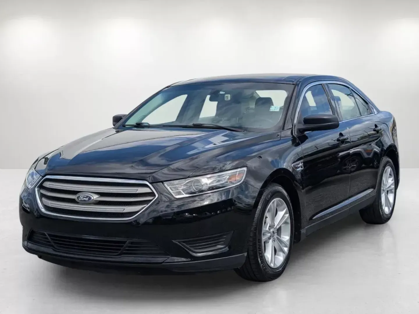 2017 Ford Taurus SE (1FAHP2D84HG) with an Other engine, located at 3959 U.S. 80 W, Phenix City, AL, 36870, (334) 297-4885, 32.469296, -85.135185 - **Experience Comfort and Reliability with the 2017 Ford Taurus SE at Gils Auto - Columbus #2!**<br /> <br /> Are you in search of a dependable sedan that seamlessly combines comfort, style, and affordability? Look no further than this stunning 2017 Ford Taurus SE, now available at Gils Auto - Columb - Photo#1