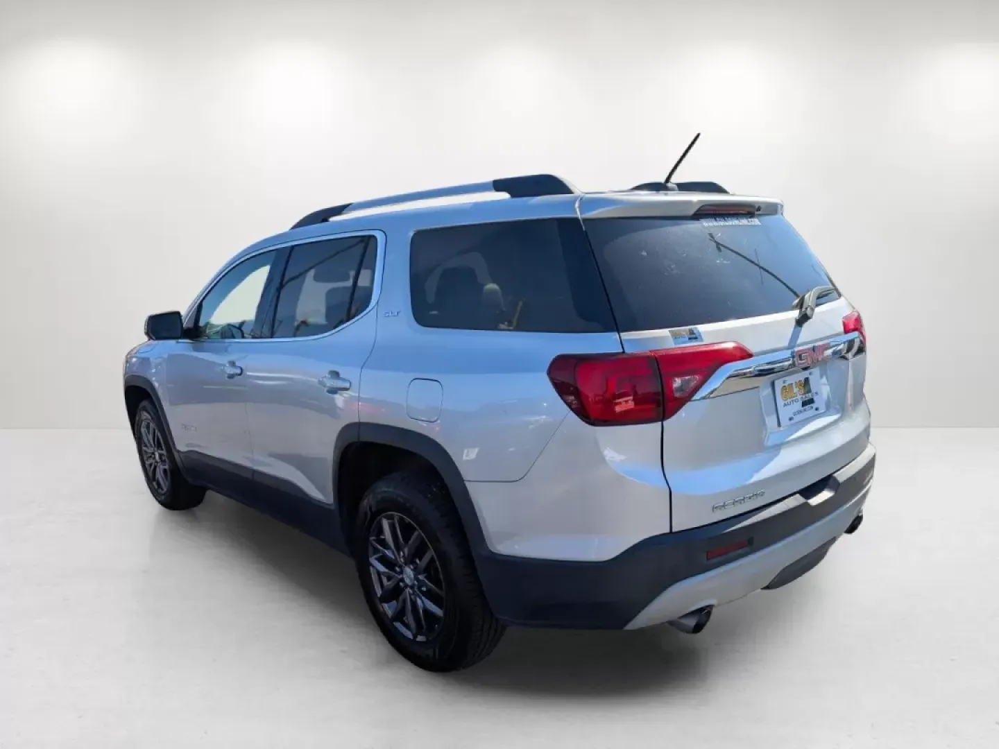 2017 /Cocoa/ Light Ash Gray GMC Acadia SLT (1GKKNMLS1HZ) with an Other engine, located at 3959 U.S. 80 W, Phenix City, AL, 36870, (334) 297-4885, 32.469296, -85.135185 - **Discover the Perfect Family SUV at Gils Auto Drive Your Dreams Today!**<br /> <br /> Are you searching for a reliable and spacious vehicle that fits seamlessly into your family's active lifestyle? Look no further than the 2017 GMC Acadia SLT, available now at Gils Auto in Phenix City, AL. Perfect - Photo#7