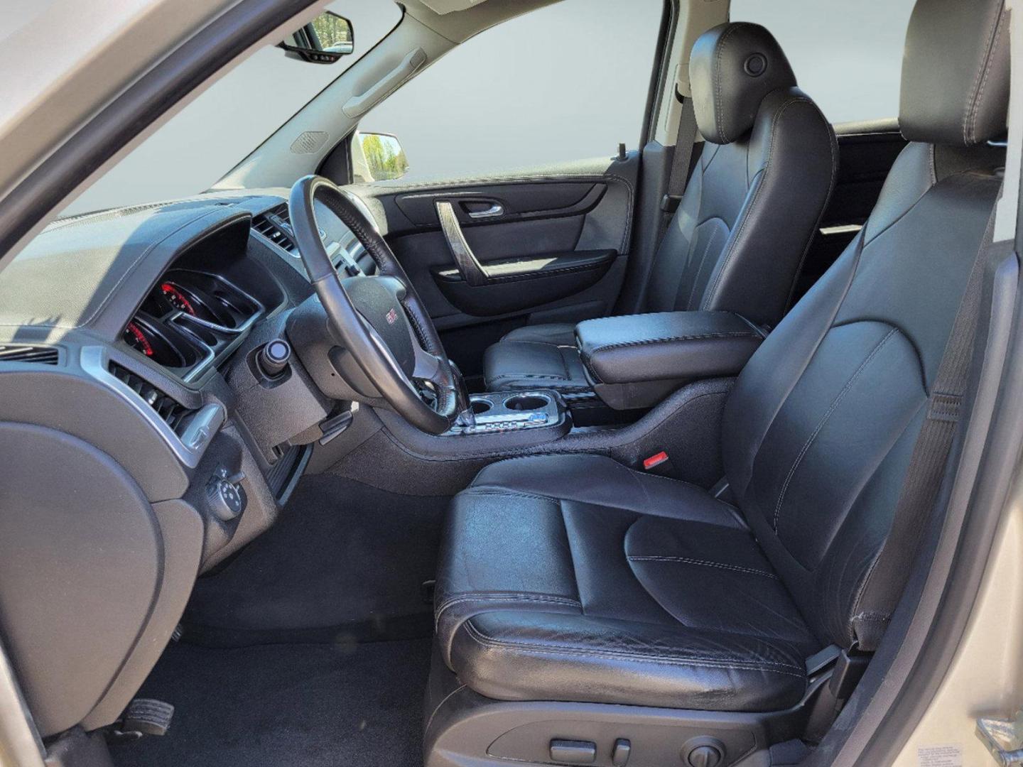 2017 Sparkling Silver Metallic /Ebony GMC Acadia Limited Limited (1GKKVSKDXHJ) with an Gas V6 3.6L/217 engine, 6-Speed Automatic transmission, located at 3959 U.S. 80 W, Phenix City, AL, 36870, (334) 297-4885, 32.469296, -85.135185 - 2017 GMC Acadia Limited Limited - Photo#8