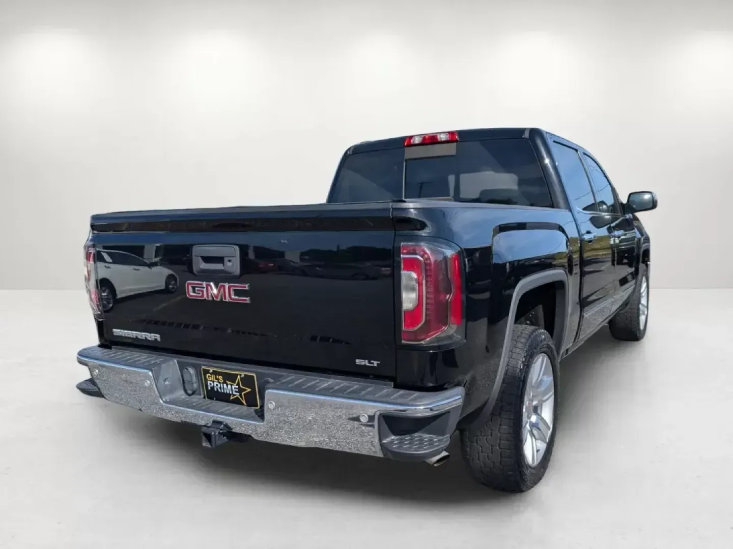 2017 /Dark Ash seats with Jet Black interior accents GMC Sierra 1500 SLT (3GTU2NEC1HG) with an Gas V8 5.3L/325 engine, 8-Speed Automatic transmission, located at 804 22nd Ave, Phenix City, AL, 36870, (334) 297-1860, 32.484749, -85.024475 - 2017 GMC Sierra 1500 SLT - Photo#5