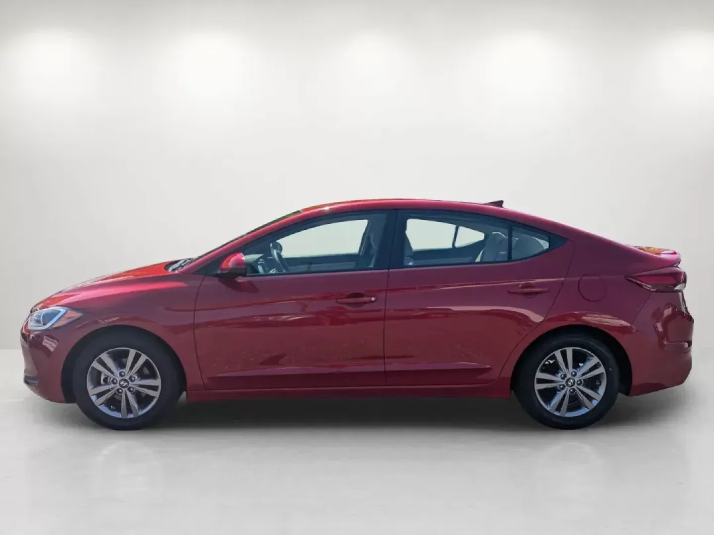 2017 /Beige Hyundai Elantra SE (KMHD84LF0HU) with an Regular Unleaded I-4 2.0 L/122 engine, located at 804 22nd Ave, Phenix City, AL, 36870, (334) 297-1860, 32.484749, -85.024475 - 2017 Hyundai Elantra SE - Photo#7