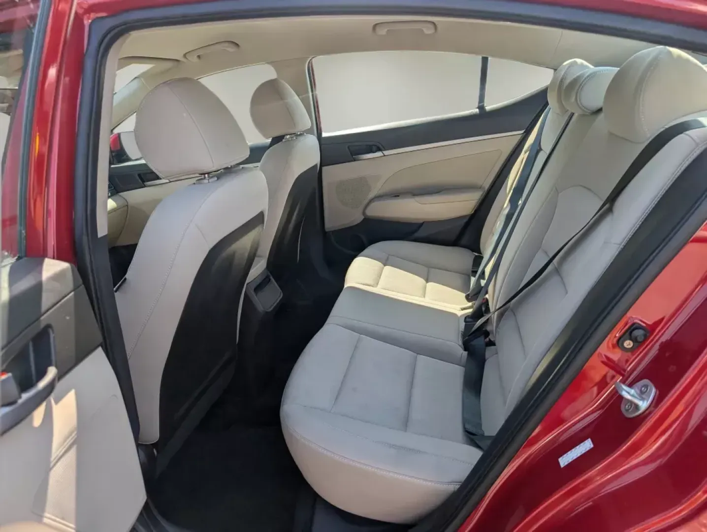 2017 /Beige Hyundai Elantra SE (KMHD84LF0HU) with an Regular Unleaded I-4 2.0 L/122 engine, located at 804 22nd Ave, Phenix City, AL, 36870, (334) 297-1860, 32.484749, -85.024475 - 2017 Hyundai Elantra SE - Photo#10
