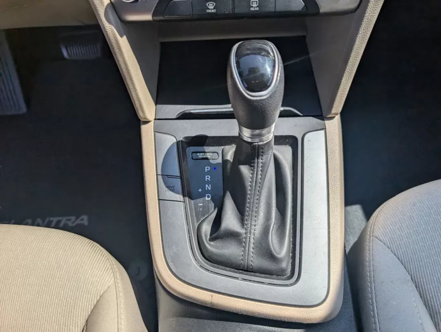 2017 /Beige Hyundai Elantra SE (KMHD84LF0HU) with an Regular Unleaded I-4 2.0 L/122 engine, located at 804 22nd Ave, Phenix City, AL, 36870, (334) 297-1860, 32.484749, -85.024475 - 2017 Hyundai Elantra SE - Photo#13