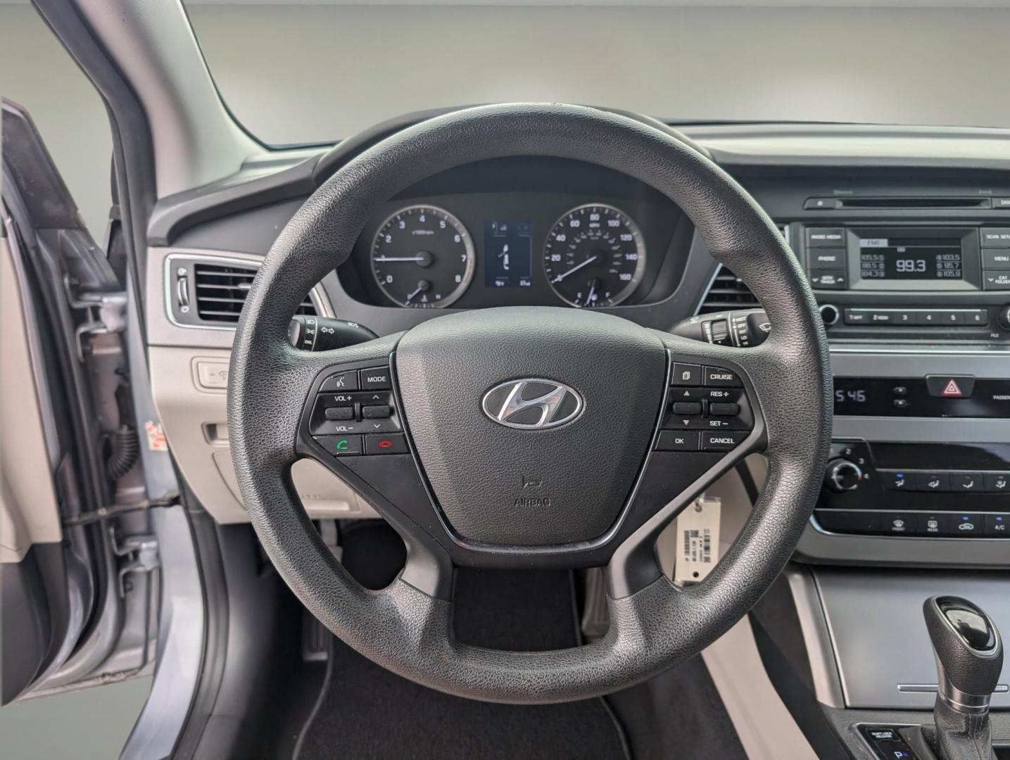 2017 /Gray Hyundai Sonata 2.4L (5NPE24AF4HH) with an Regular Unleaded I-4 2.4 L/144 engine, 6-Speed Automatic w/OD transmission, located at 3959 U.S. 80 W, Phenix City, AL, 36870, (334) 297-4885, 32.469296, -85.135185 - 2017 Hyundai Sonata 2.4L - Photo#17