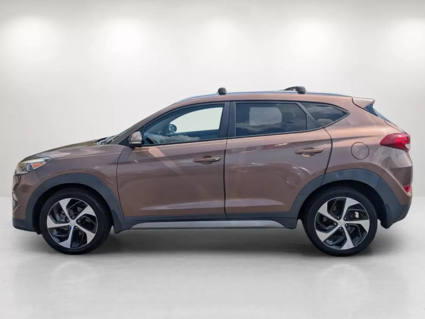 2017 /Beige Hyundai Tucson Sport (KM8J33A27HU) with an Other engine, located at 3959 U.S. 80 W, Phenix City, AL, 36870, (334) 297-4885, 32.469296, -85.135185 - **Unleash Your Adventures with a 2017 Hyundai Tucson Sport at Gils Auto - Phenix City!**<br /> <br /> Are you ready to take on life's journeys with comfort, style, and practicality? Whether you're commuting to work, shuttling your growing family, or embarking on weekend getaways, the 2017 Hyundai Tu - Photo#8