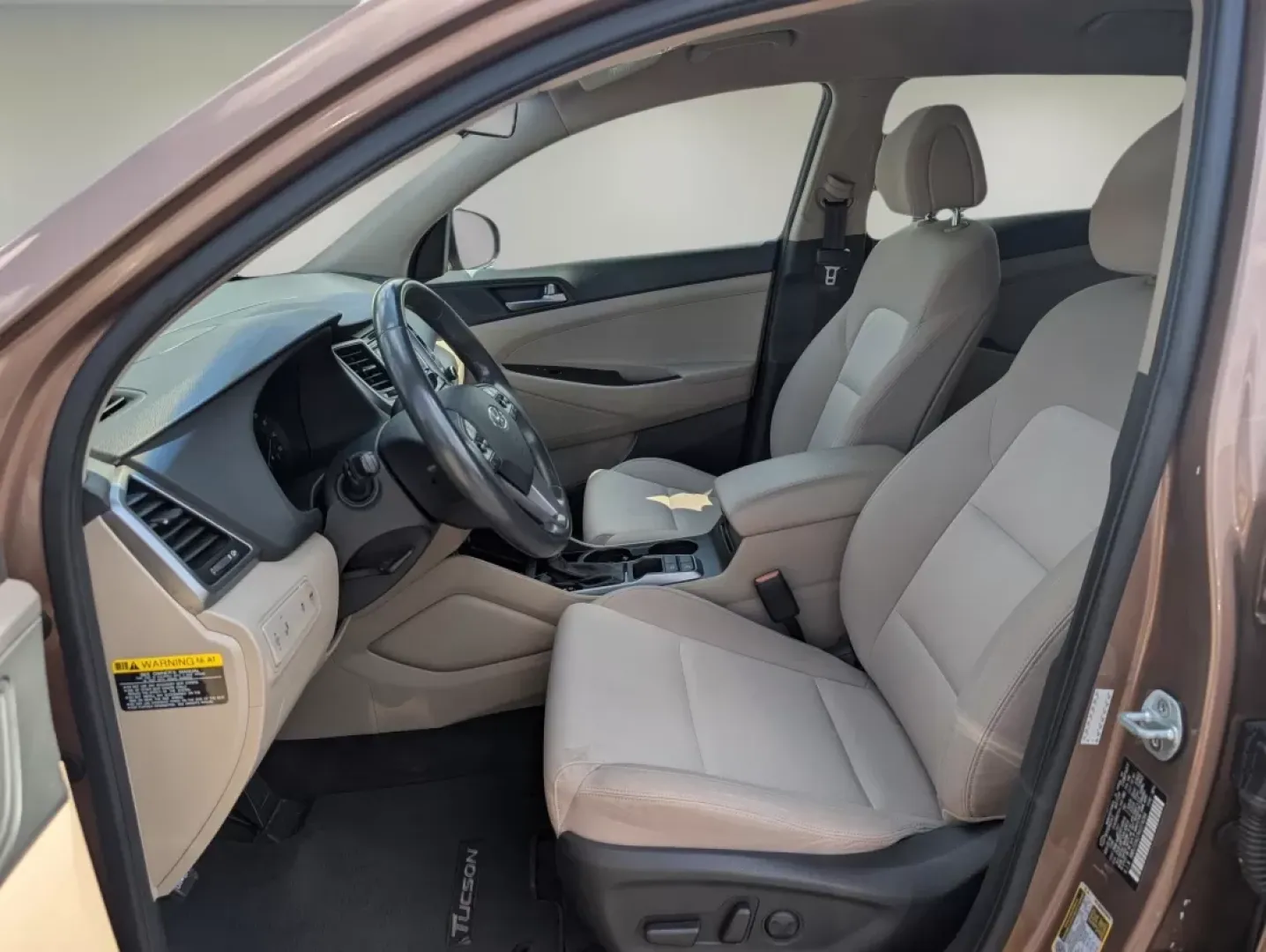 2017 /Beige Hyundai Tucson Sport (KM8J33A27HU) with an Other engine, located at 3959 U.S. 80 W, Phenix City, AL, 36870, (334) 297-4885, 32.469296, -85.135185 - **Unleash Your Adventures with a 2017 Hyundai Tucson Sport at Gils Auto - Phenix City!**<br /> <br /> Are you ready to take on life's journeys with comfort, style, and practicality? Whether you're commuting to work, shuttling your growing family, or embarking on weekend getaways, the 2017 Hyundai Tu - Photo#10