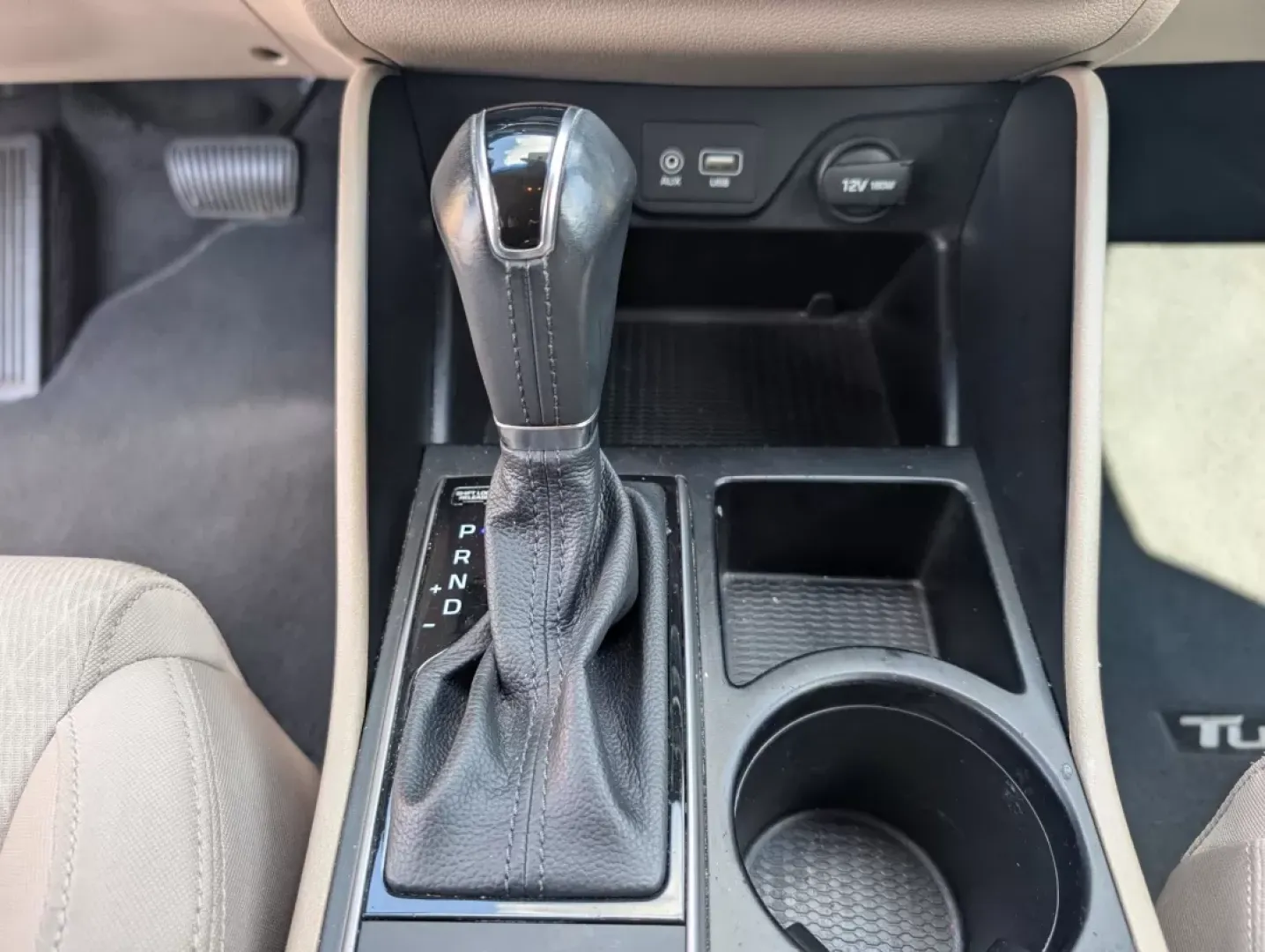 2017 /Beige Hyundai Tucson Sport (KM8J33A27HU) with an Other engine, located at 3959 U.S. 80 W, Phenix City, AL, 36870, (334) 297-4885, 32.469296, -85.135185 - **Unleash Your Adventures with a 2017 Hyundai Tucson Sport at Gils Auto - Phenix City!**<br /> <br /> Are you ready to take on life's journeys with comfort, style, and practicality? Whether you're commuting to work, shuttling your growing family, or embarking on weekend getaways, the 2017 Hyundai Tu - Photo#13