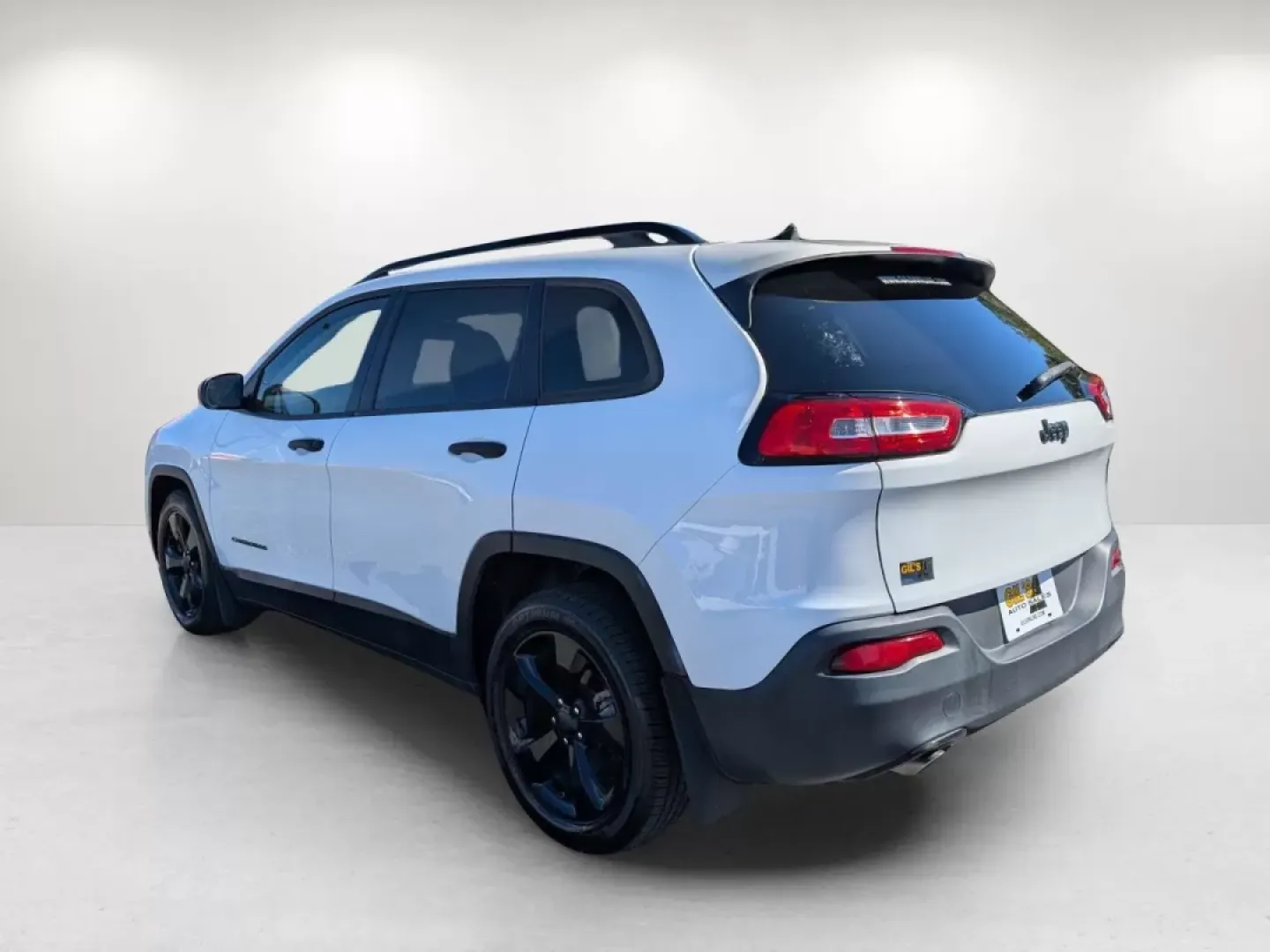 2017 /Black Jeep Cherokee Altitude (1C4PJLAB5HW) with an Other engine, located at 3959 U.S. 80 W, Phenix City, AL, 36870, (334) 297-4885, 32.469296, -85.135185 - Are you ready to elevate your lifestyle with an adventurous vehicle that meets all your driving needs? Look no further than this stunning 2017 Jeep Cherokee Altitude, now available at Gils Auto in Phenix City, AL. Perfect for weekend getaways, family road trips, or daily commutes, this crossover SUV - Photo#6