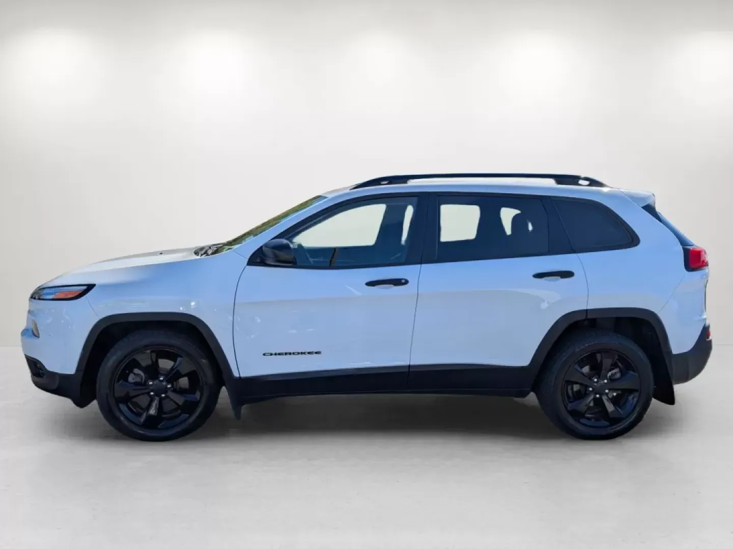 2017 /Black Jeep Cherokee Altitude (1C4PJLAB5HW) with an Other engine, located at 3959 U.S. 80 W, Phenix City, AL, 36870, (334) 297-4885, 32.469296, -85.135185 - Are you ready to elevate your lifestyle with an adventurous vehicle that meets all your driving needs? Look no further than this stunning 2017 Jeep Cherokee Altitude, now available at Gils Auto in Phenix City, AL. Perfect for weekend getaways, family road trips, or daily commutes, this crossover SUV - Photo#7