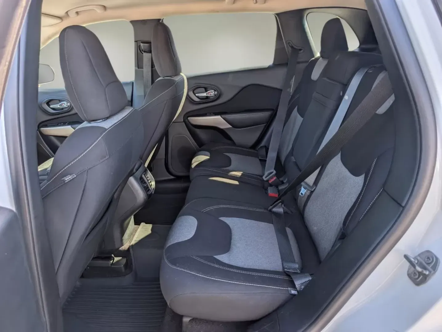 2017 /Black Jeep Cherokee Altitude (1C4PJLAB5HW) with an Other engine, located at 3959 U.S. 80 W, Phenix City, AL, 36870, (334) 297-4885, 32.469296, -85.135185 - Are you ready to elevate your lifestyle with an adventurous vehicle that meets all your driving needs? Look no further than this stunning 2017 Jeep Cherokee Altitude, now available at Gils Auto in Phenix City, AL. Perfect for weekend getaways, family road trips, or daily commutes, this crossover SUV - Photo#10