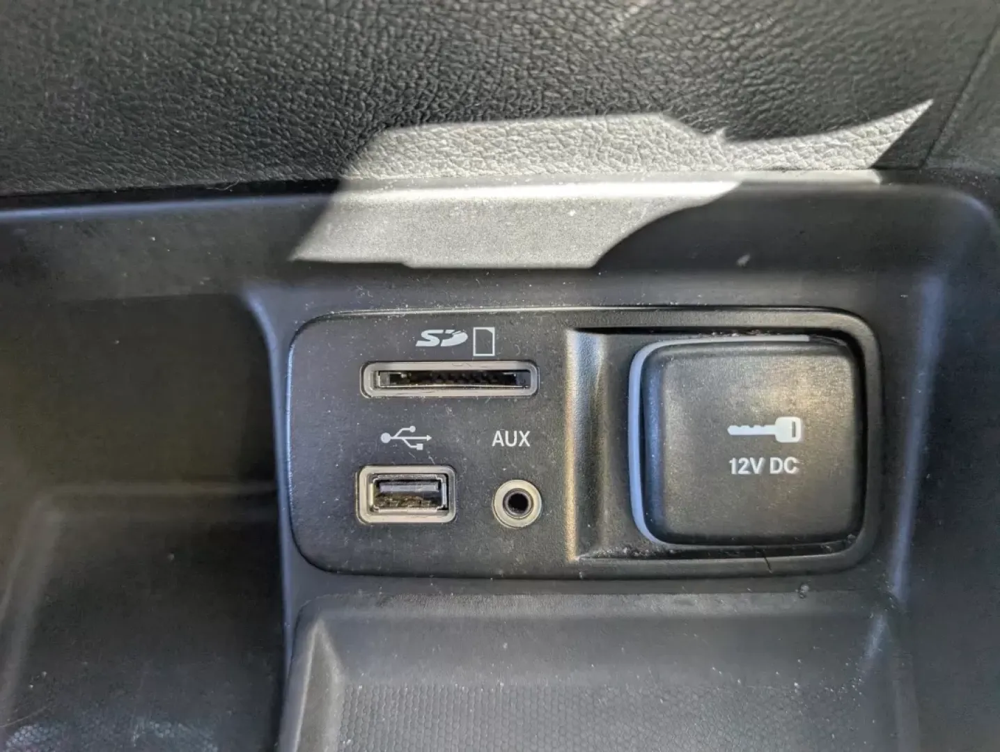 2017 /Black Jeep Cherokee Altitude (1C4PJLAB5HW) with an Other engine, located at 3959 U.S. 80 W, Phenix City, AL, 36870, (334) 297-4885, 32.469296, -85.135185 - Are you ready to elevate your lifestyle with an adventurous vehicle that meets all your driving needs? Look no further than this stunning 2017 Jeep Cherokee Altitude, now available at Gils Auto in Phenix City, AL. Perfect for weekend getaways, family road trips, or daily commutes, this crossover SUV - Photo#15