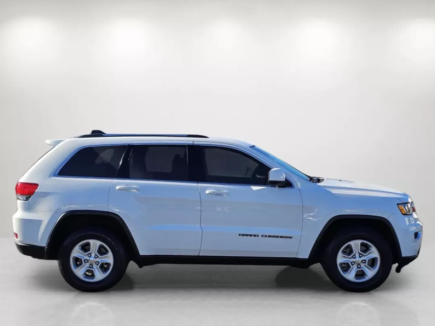 2017 /Lt Frost Beige/Black Jeep Grand Cherokee Laredo (1C4RJEAG3HC) with an Other engine, located at 5115 14th Ave., Columbus, GA, 31904, (706) 323-0345, 32.511494, -84.971046 - Looking for an SUV that combines versatility, style, and reliability for your family adventures or daily commutes? Look no further than the 2017 Jeep Grand Cherokee Laredo, now available at Gils Auto in Phenix City, AL. This robust vehicle is perfect for growing families, weekend explorers, or anyon - Photo#3