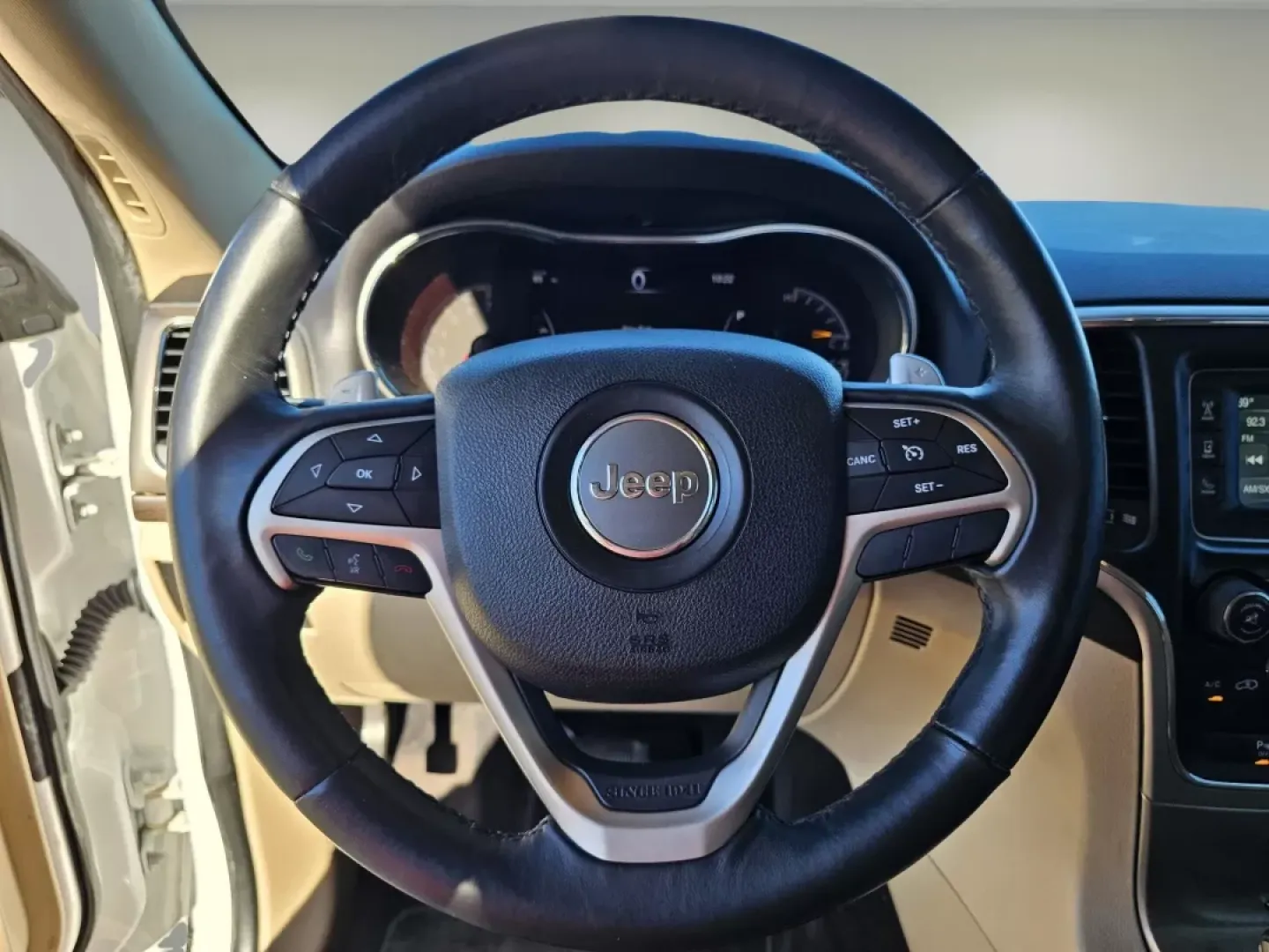 2017 /Lt Frost Beige/Black Jeep Grand Cherokee Laredo (1C4RJEAG3HC) with an Other engine, located at 5115 14th Ave., Columbus, GA, 31904, (706) 323-0345, 32.511494, -84.971046 - Looking for an SUV that combines versatility, style, and reliability for your family adventures or daily commutes? Look no further than the 2017 Jeep Grand Cherokee Laredo, now available at Gils Auto in Phenix City, AL. This robust vehicle is perfect for growing families, weekend explorers, or anyon - Photo#9