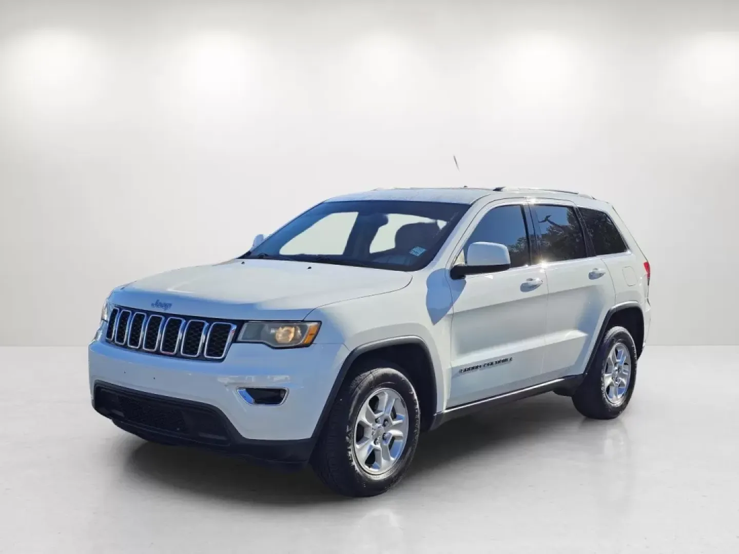 2017 /Lt Frost Beige/Black Jeep Grand Cherokee Laredo (1C4RJEAG3HC) with an Other engine, located at 5115 14th Ave., Columbus, GA, 31904, (706) 323-0345, 32.511494, -84.971046 - Looking for an SUV that combines versatility, style, and reliability for your family adventures or daily commutes? Look no further than the 2017 Jeep Grand Cherokee Laredo, now available at Gils Auto in Phenix City, AL. This robust vehicle is perfect for growing families, weekend explorers, or anyon - Photo#15